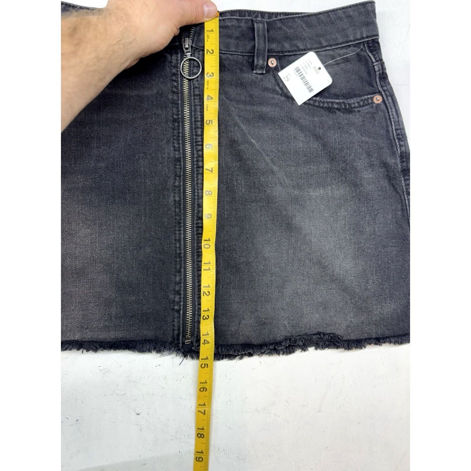 Vintage We The Free Denim Skirt Zip Front Raw Hem Black Women’s 29 NWT Skirt Mini Pockets Vintage? No Size 29" - 4 Thumbnail