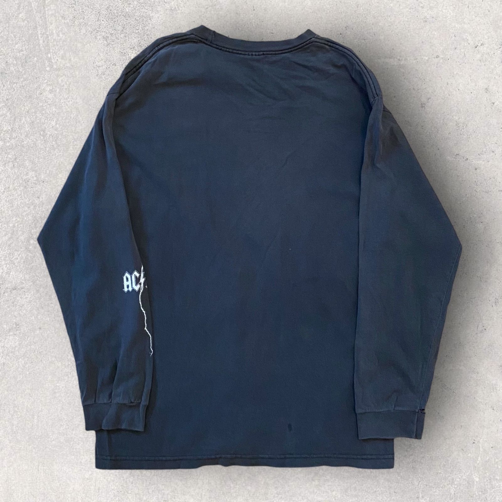 AC/DC × Band Tees × Vintage Vintage 2004 AC/DC Tour Long Sleeve T Shirt Lightening Faded Size US L / EU 52-54 / 3 - 5 Thumbnail