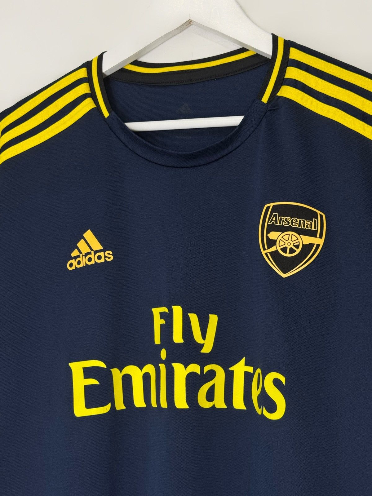 Adidas Adidas Arsenal London 2019/20 3rd Football Shirt Size US M / EU 48-50 / 2 - 3 Thumbnail