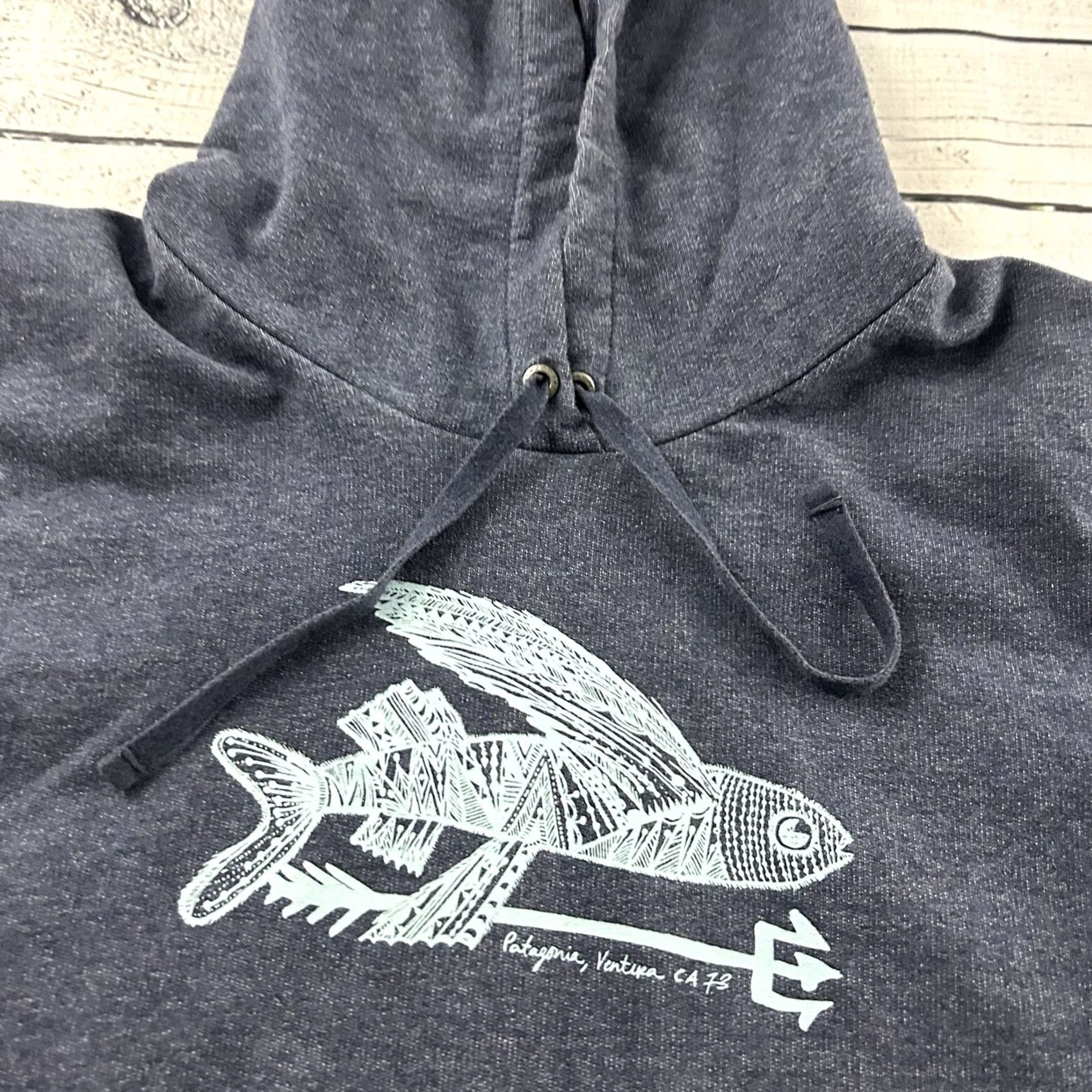Patagonia Patagonia Flying Fish Pullover Hoodie Sweatshirt Women's M Blue Hoodie Pullover Fish 90s Style Mens Womens Boys Girls Size M / US 6-8 / IT 42-44 - 2 Thumbnail