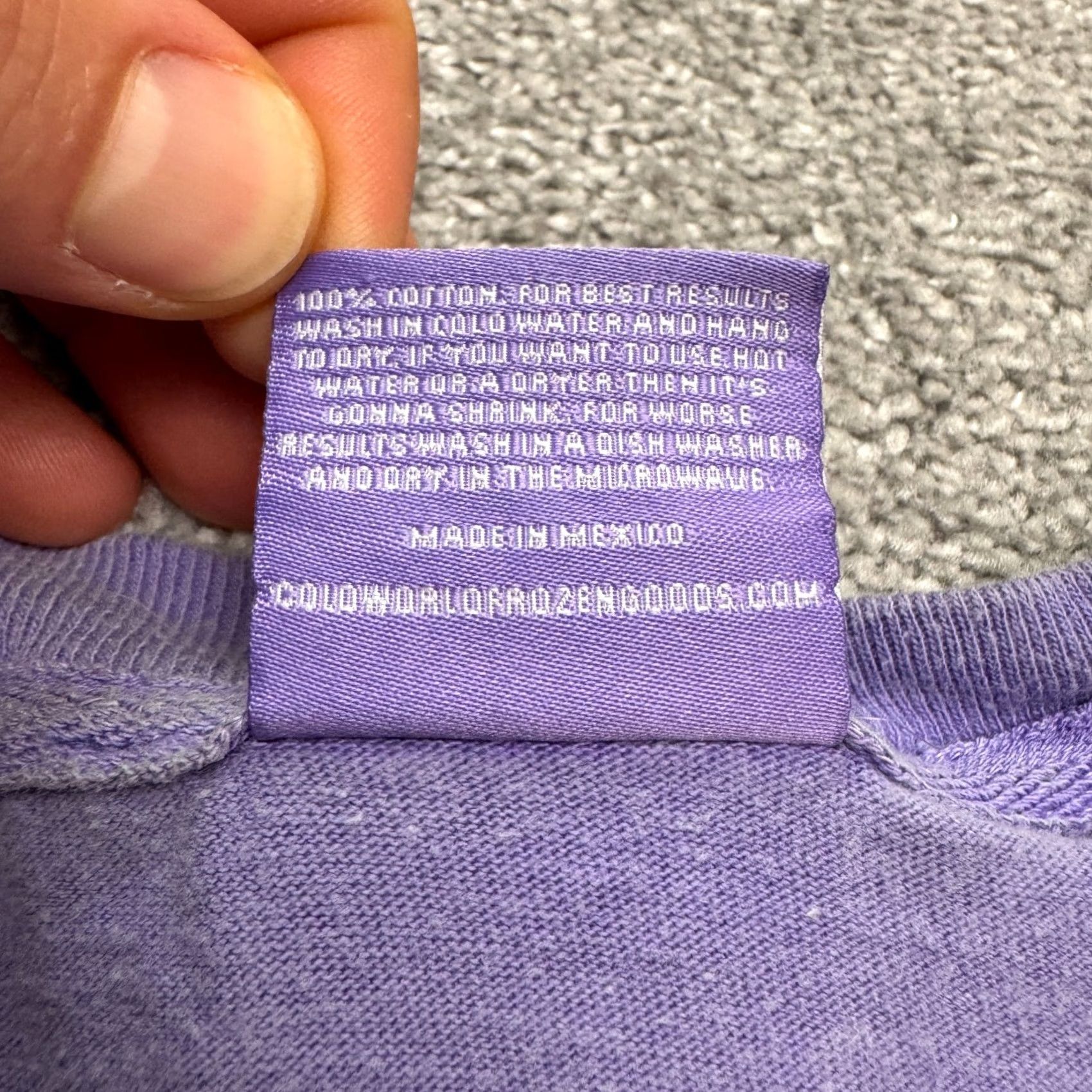 Vintage Cold World Pest Control Bunny Graphic T-Shirt Mens Small Purple Tee Size US S / EU 44-46 / 1 - 7 Thumbnail