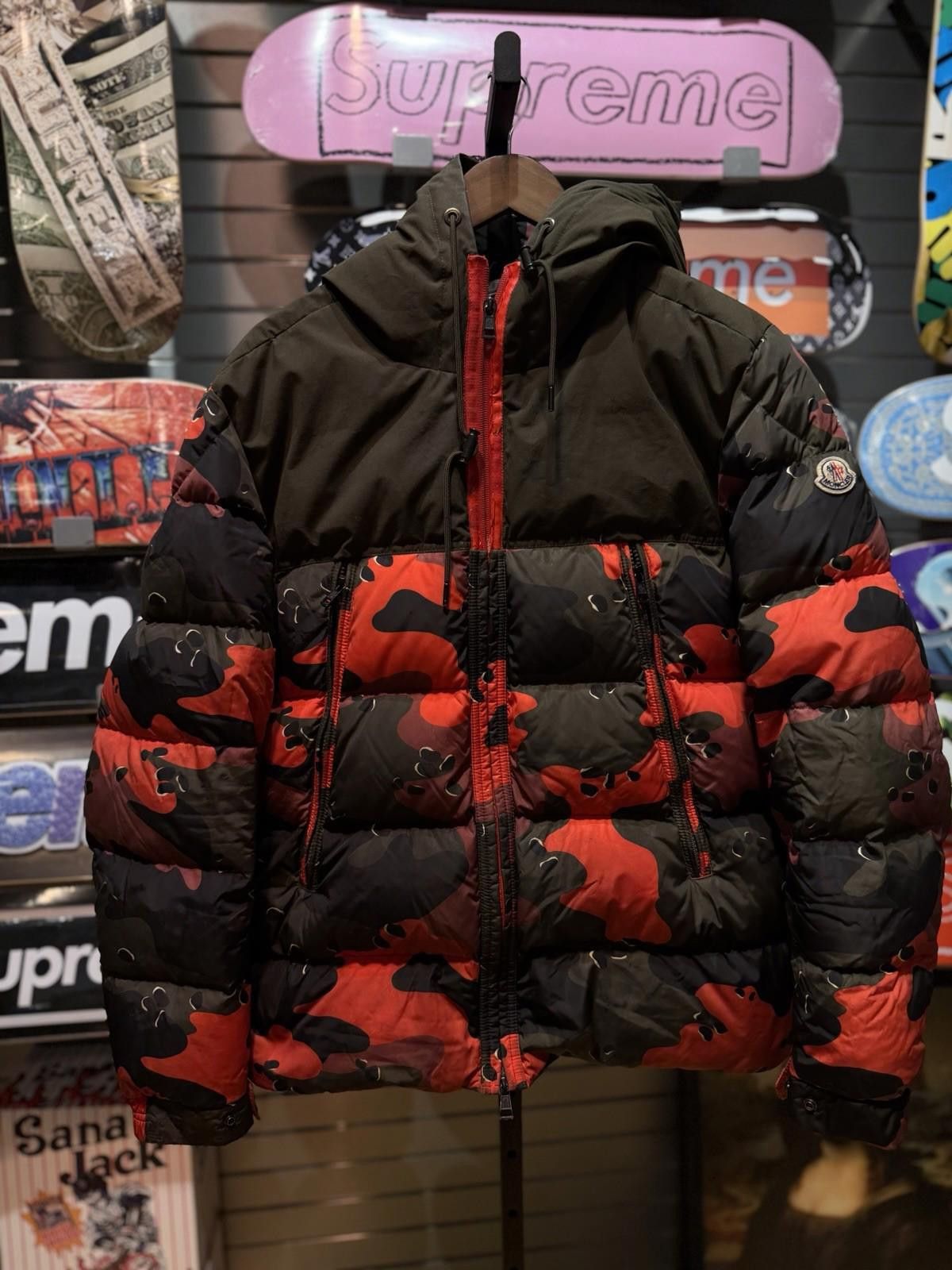 Moncler Moncler EYMERIC GIUBBOTTO Puffer Down Jacket Red (4) $2000 Size US M / EU 48-50 / 2 - 4 Thumbnail