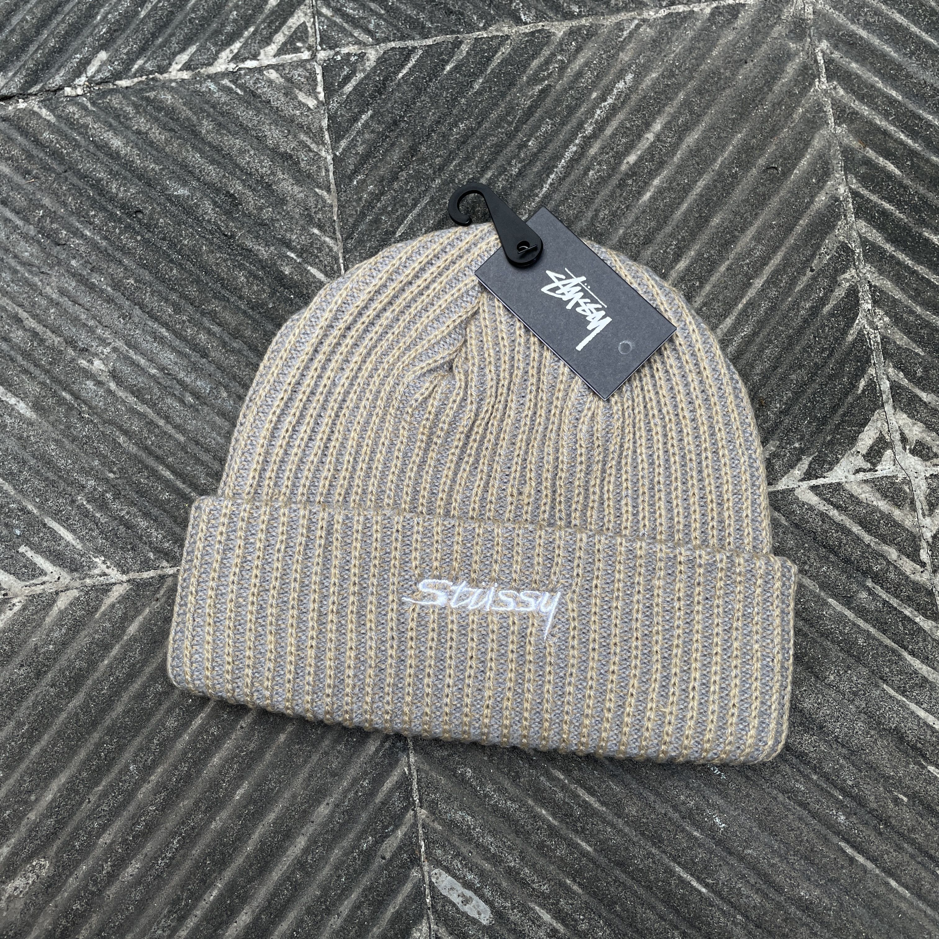 STUSSY SHORT BEANIE - TAN