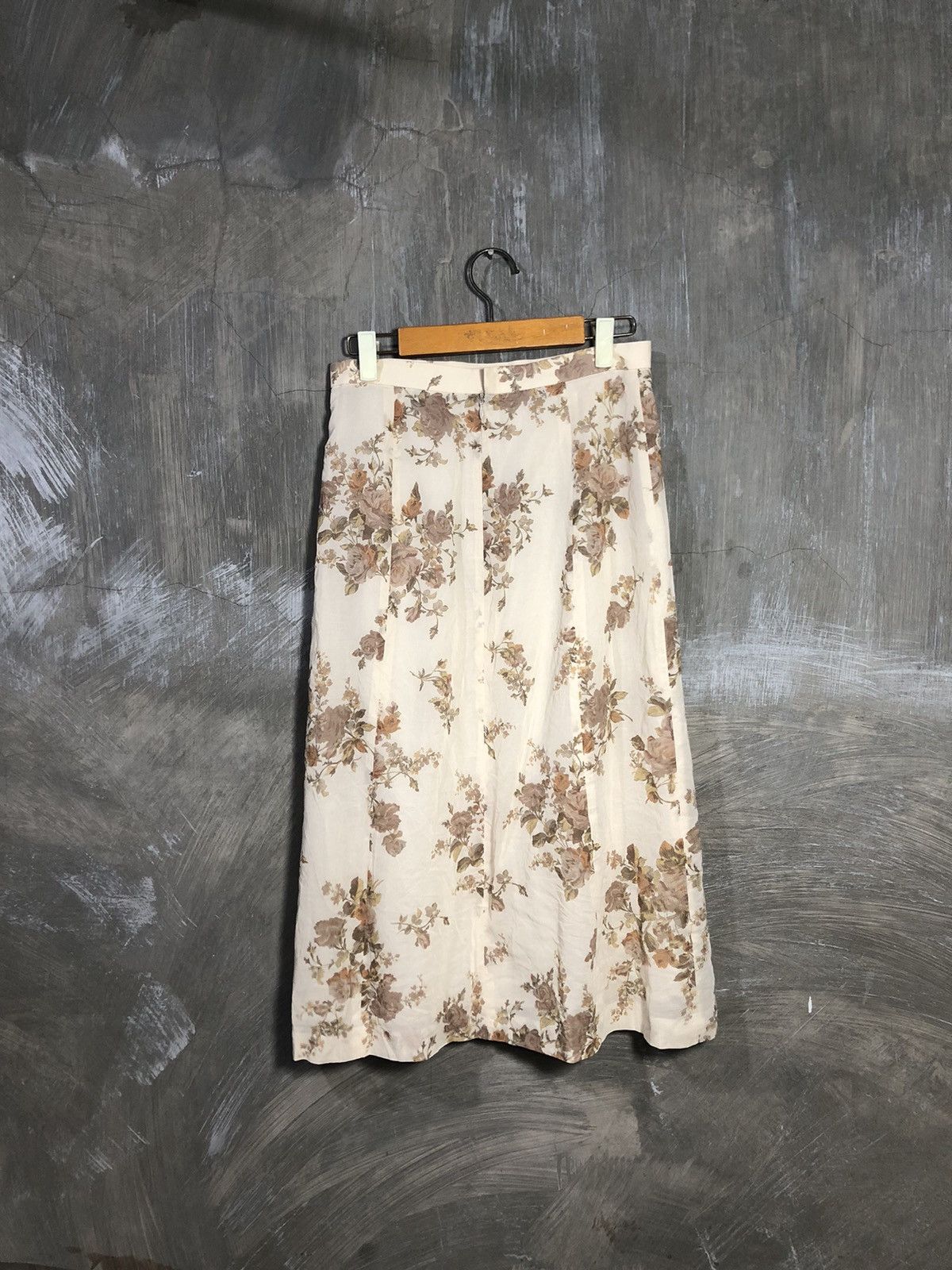 Burberry × Designer × Vintage Burberry’s Floral Skirt Size 28" / US 6 / IT 42 - 4 Thumbnail