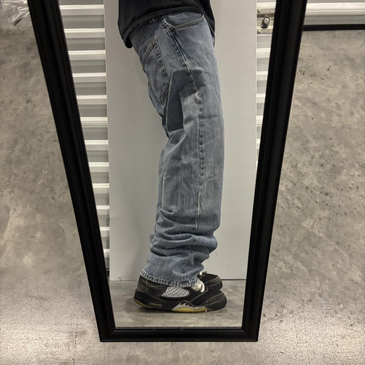 Levi's × Vintage Crazy Vintage Y2K/2000s Grunge Medium Wash Levi’s 501 Essential Denim Jeans! Size US 34 / EU 50 - 2 Thumbnail