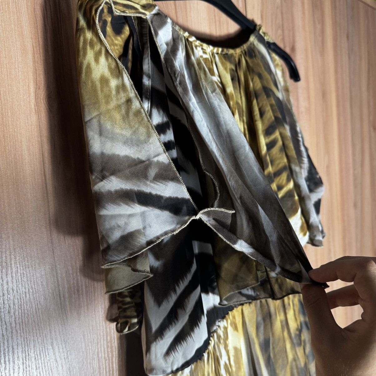 Roberto Cavalli luxury asymmetric roberto cavalli midi dress tiger pattern Size M / US 6-8 / IT 42-44 - 17 Thumbnail