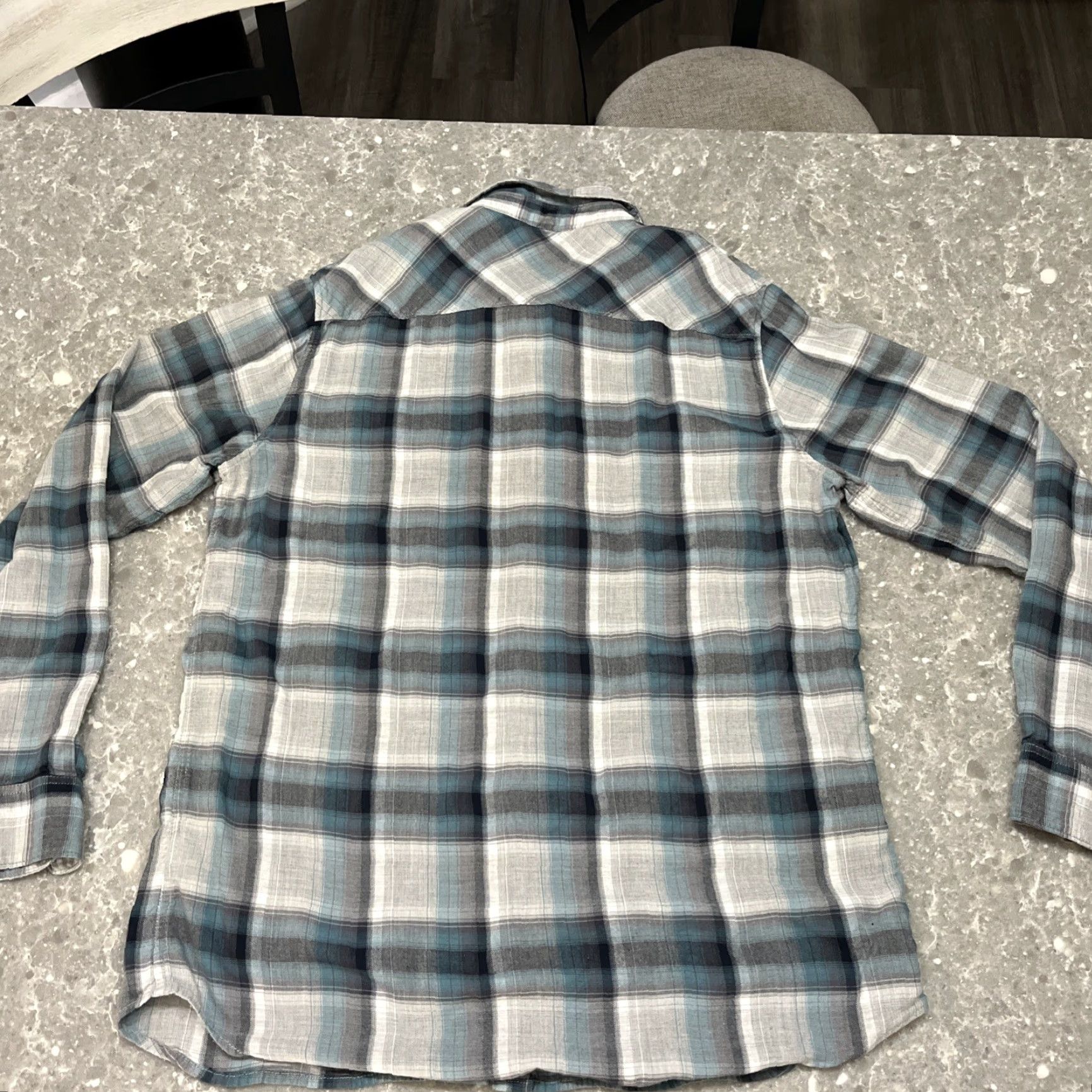 TravisMathew Travis Mathew Flannel Shirt Mens XL Gray Plaid Lightweight Rayon Blend Button Up Size US XL / EU 56 / 4 - 5 Thumbnail