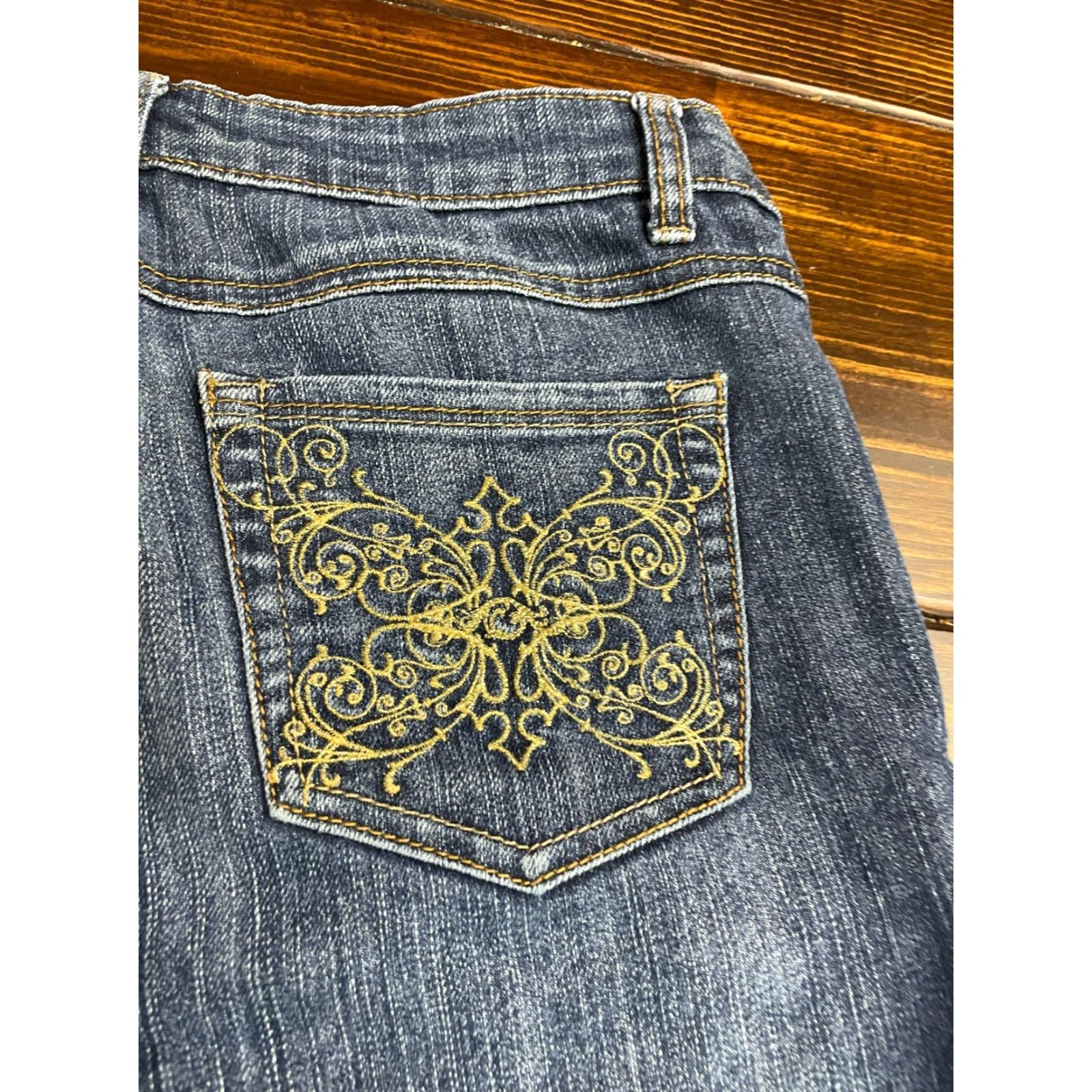 Southpole Southpole Jeans, Women's Size 9, Denim, Cropped, Pockets, Blue, Jeans, Regular, Juniors, Inseam 22, 9, 30in, Low Rise, Medium Wash, Women Size 30" / US 8 / IT 44 - 4 Thumbnail