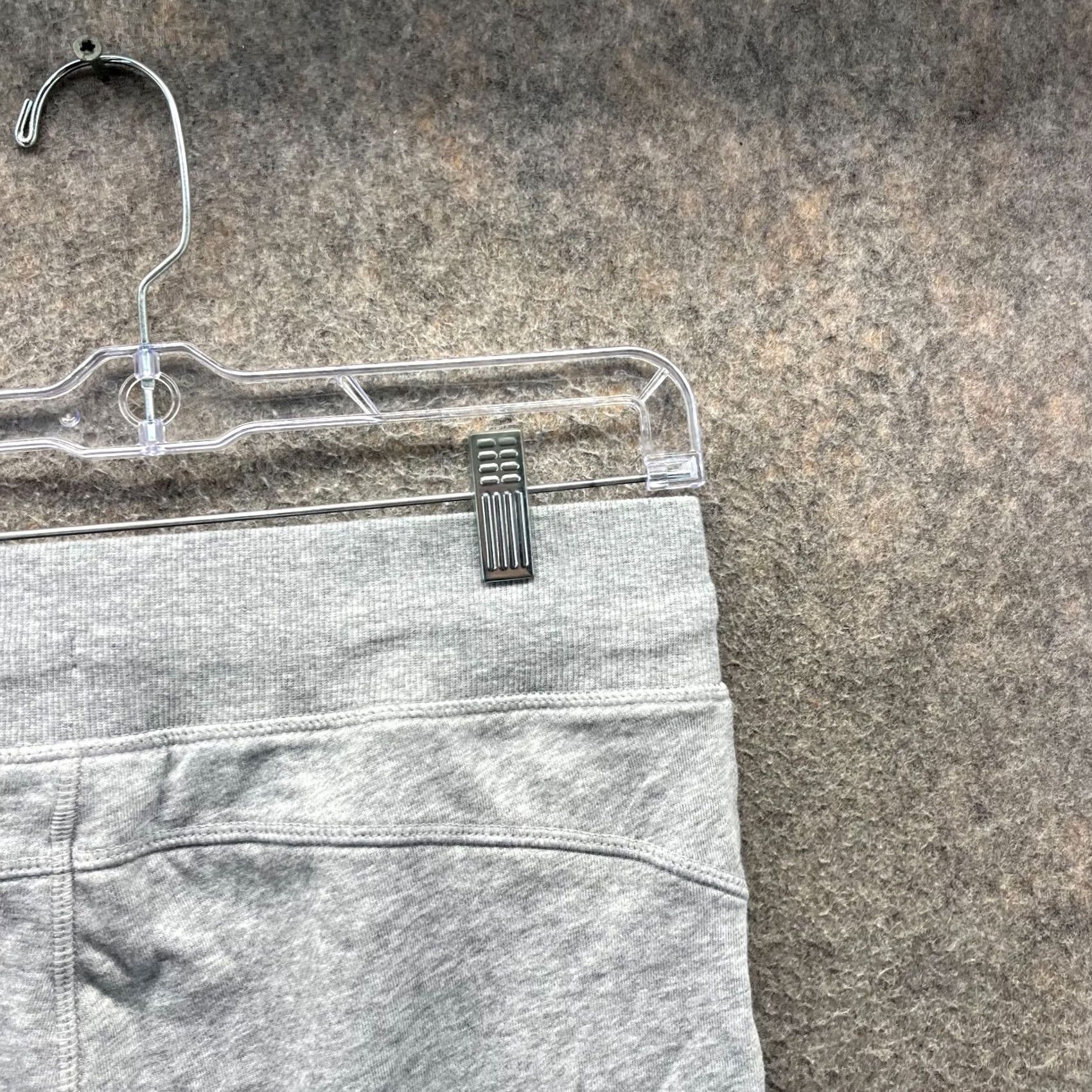 Reebok Reebok Pants Womens Small Gray Athletic Sweatpants Tapered Jogger Drawstring Inseam 25 in Size S Size 24" / US 00 / IT 34 - 7 Thumbnail