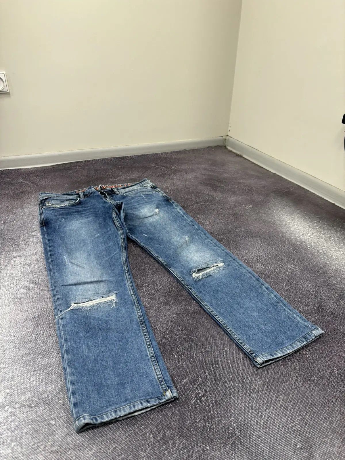 Diesel × Vintage Vintage Diesel Ripped Denim Avant Garde Japanese Jeans Size US 33 - 7 Thumbnail