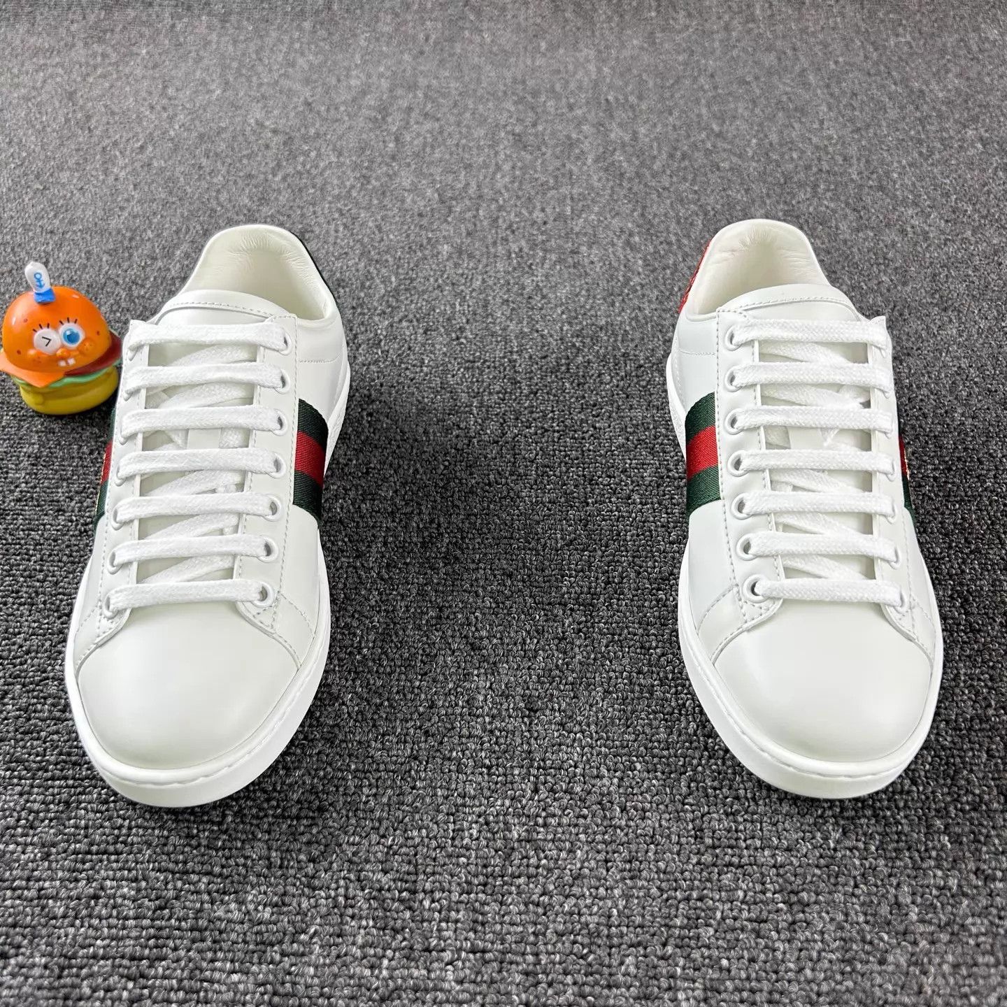 Gucci Gucci Bees Embroidered White Sneaker Women's 34 Size US 4 / IT 34 - 2 Thumbnail