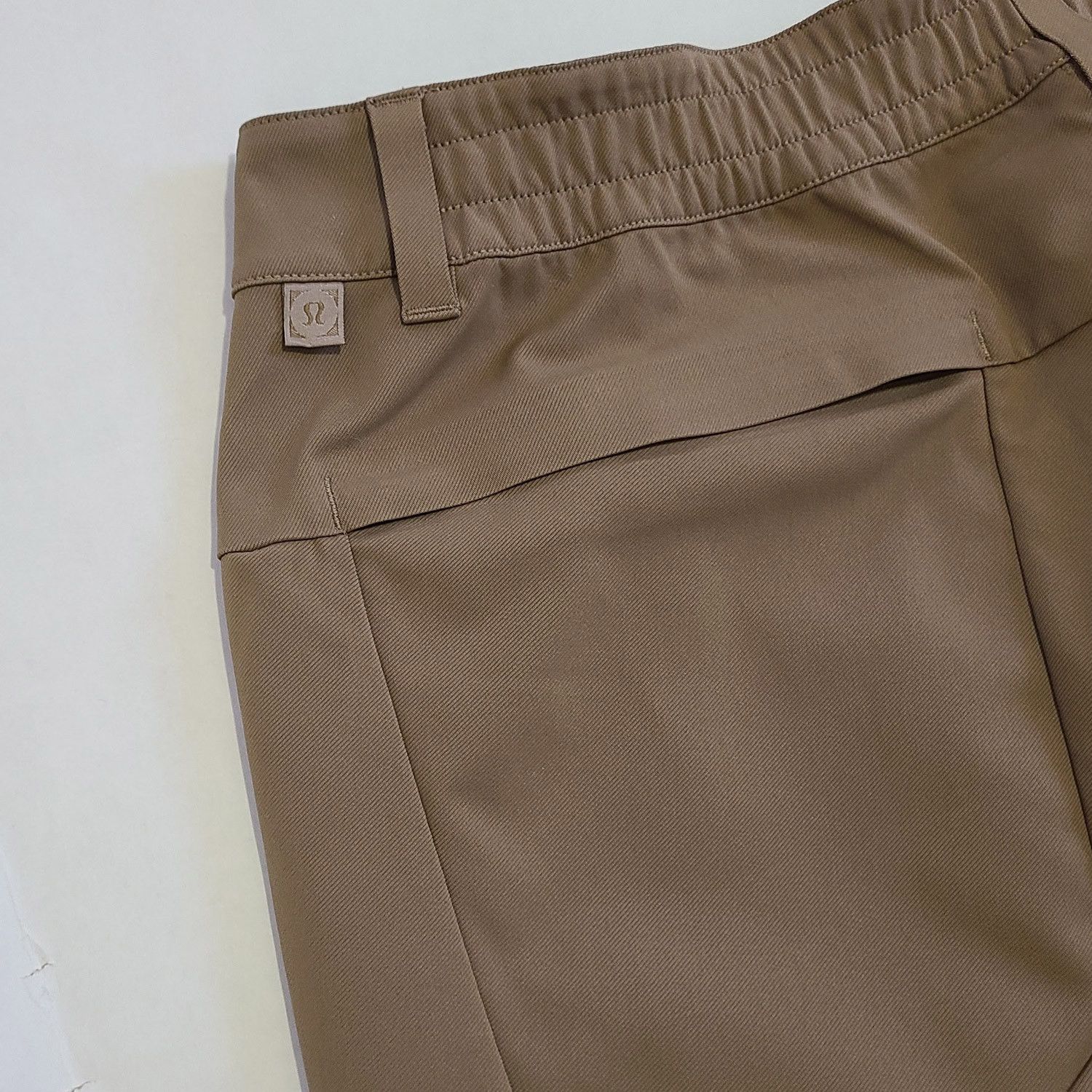 Lululemon Lululemon Tech Utility Mile View Pants Men's Sz 34 Khaki EUC Size US 34 / EU 50 - 11 Thumbnail
