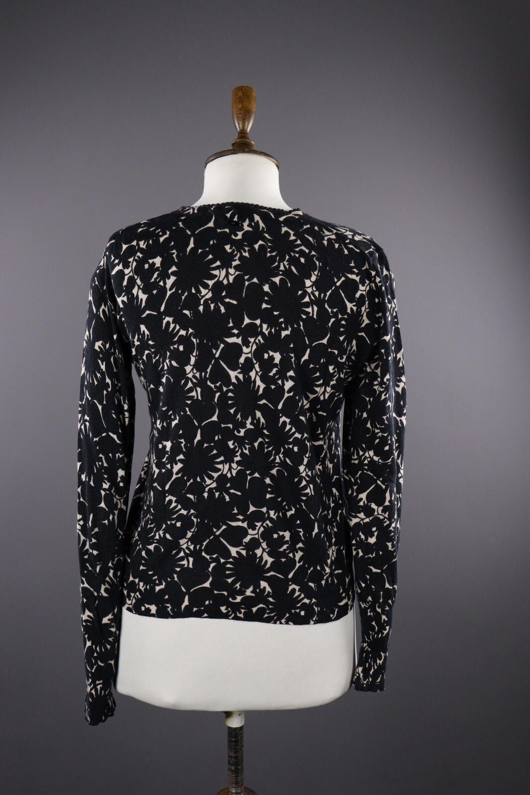 Escada Ladies Escada Sport Floral Casual Cardigan Sweater Size S Size S / US 4 / IT 40 - 5 Thumbnail