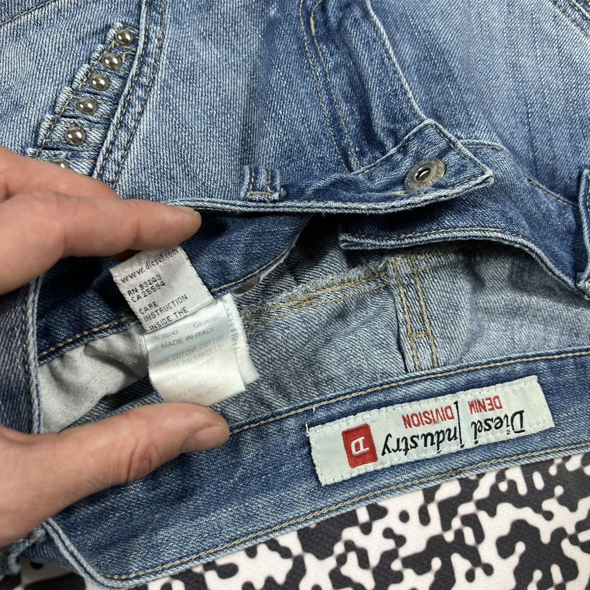 Diesel Vintage Y2K Diesel Japanese Style Retro Sexy Denim Shorts Size 30" / US 8 / IT 44 - 16 Thumbnail