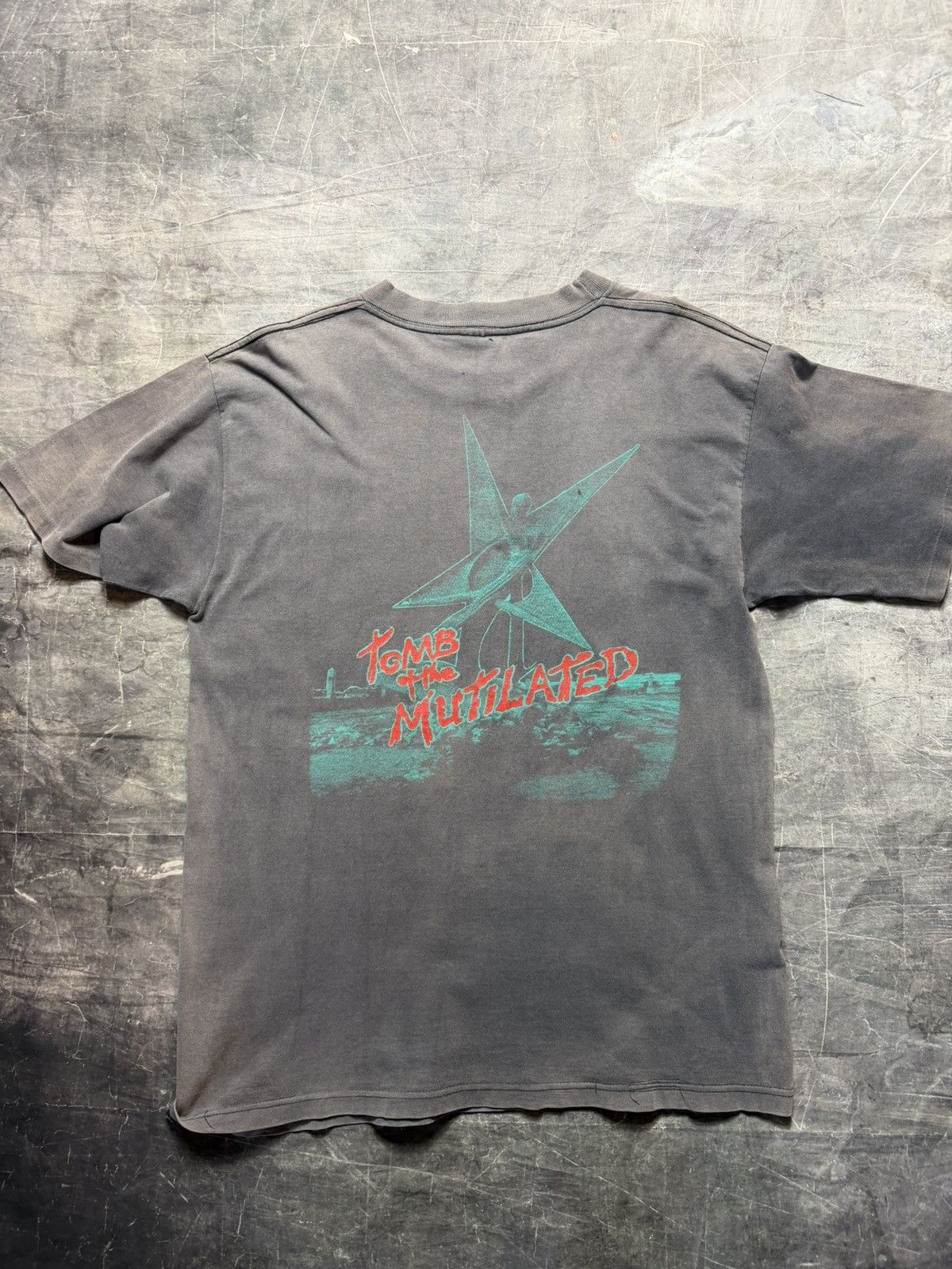 Vintage Vintage 90’s Cannibal Corpse Earthling VIP T-Shirt Size US XL / EU 56 / 4 - 2 Thumbnail