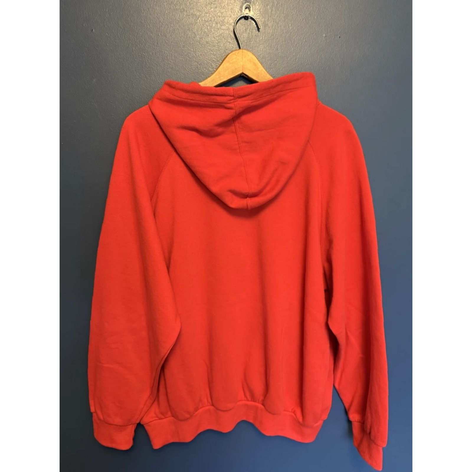 Adidas VINTAGE Adidas Red Trefoil Embroidered Hoodie Sweatshirt XL Men 80s Pullover Embroidered Styles 80s Mens Red XL Size US XL / EU 56 / 4 - 4 Thumbnail