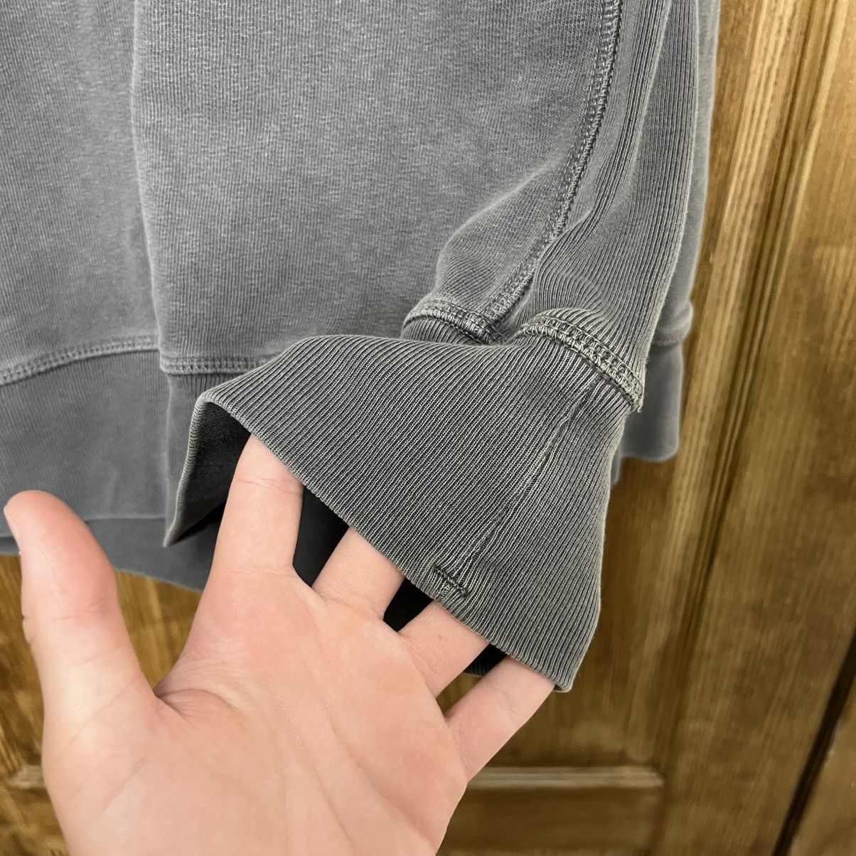 Stone Island Stone Island Sweatshirt Crewneck Grey Badge Logo Size US S / EU 44-46 / 1 - 9 Thumbnail