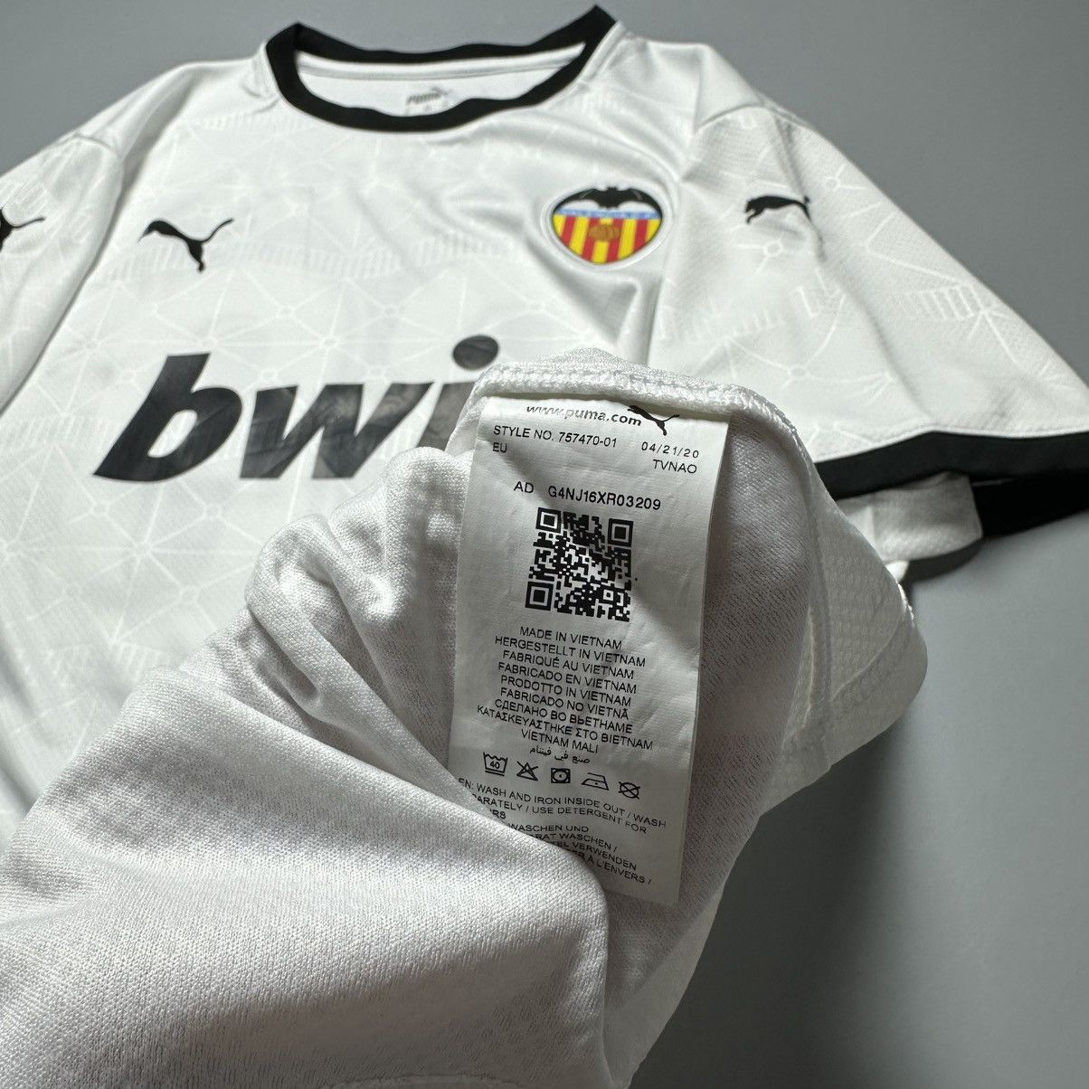 Puma VALENCIA PUMA 2020/2021 FOOTBALL HOME JERSEY #20 KANG IN Size US XXL / EU 58 / 5 - 14 Thumbnail