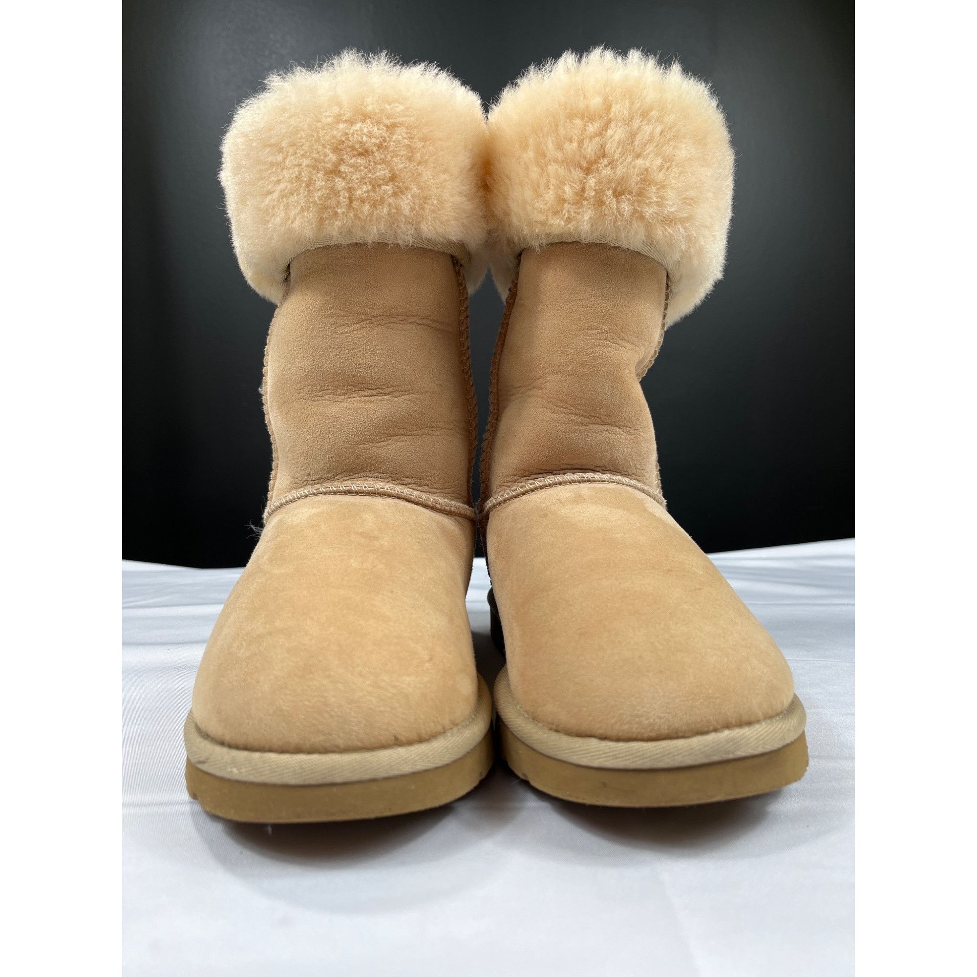 Ugg Ugg Australia Womens Tan Short Sheepskin Boots Size 5 SKU 73 Size US 5 / IT 35 - 6 Thumbnail