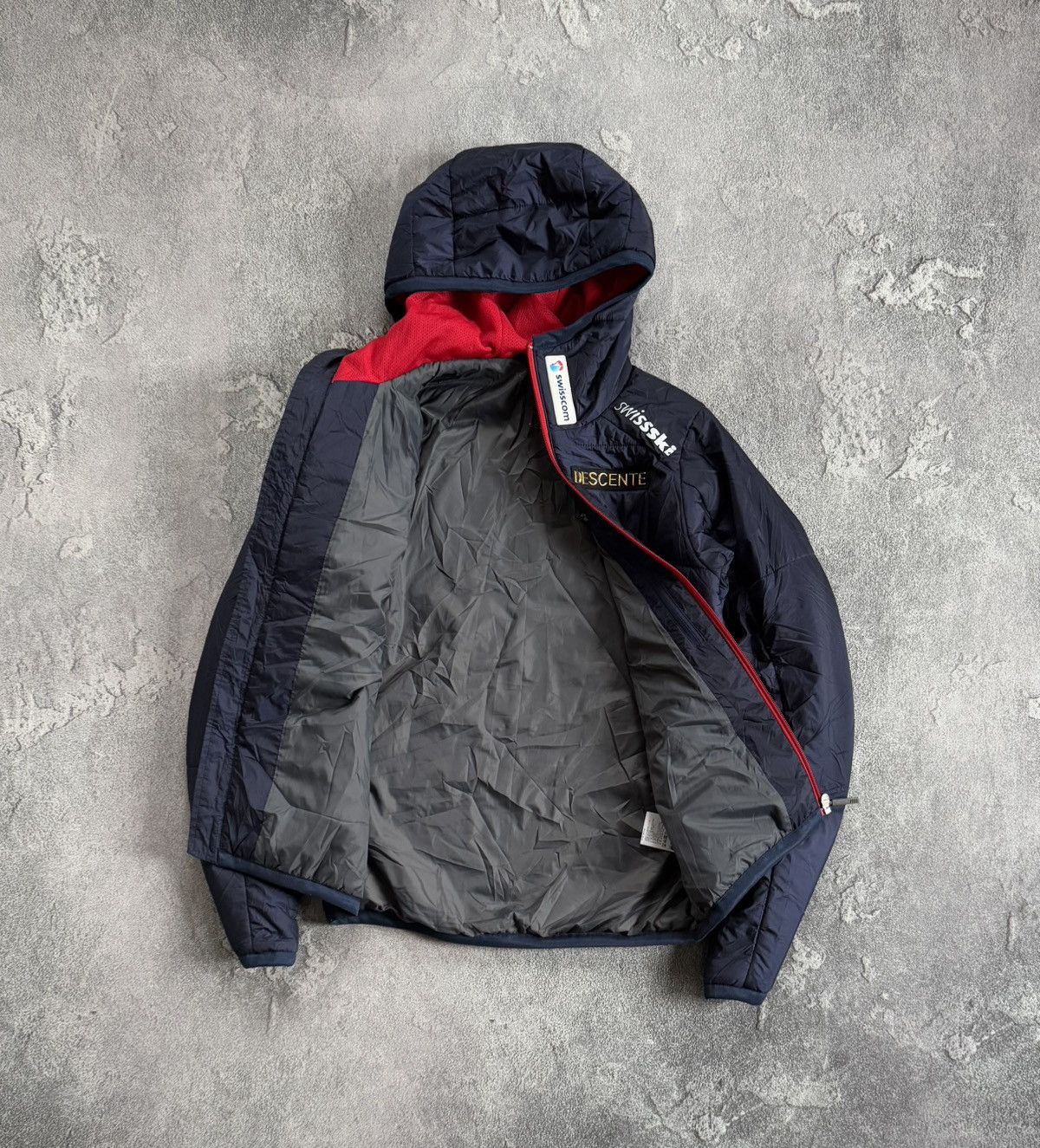 Descente Descente 38/M Wmns Swisscom puffer quilted hooded jacket Size M / US 6-8 / IT 42-44 - 8 Thumbnail