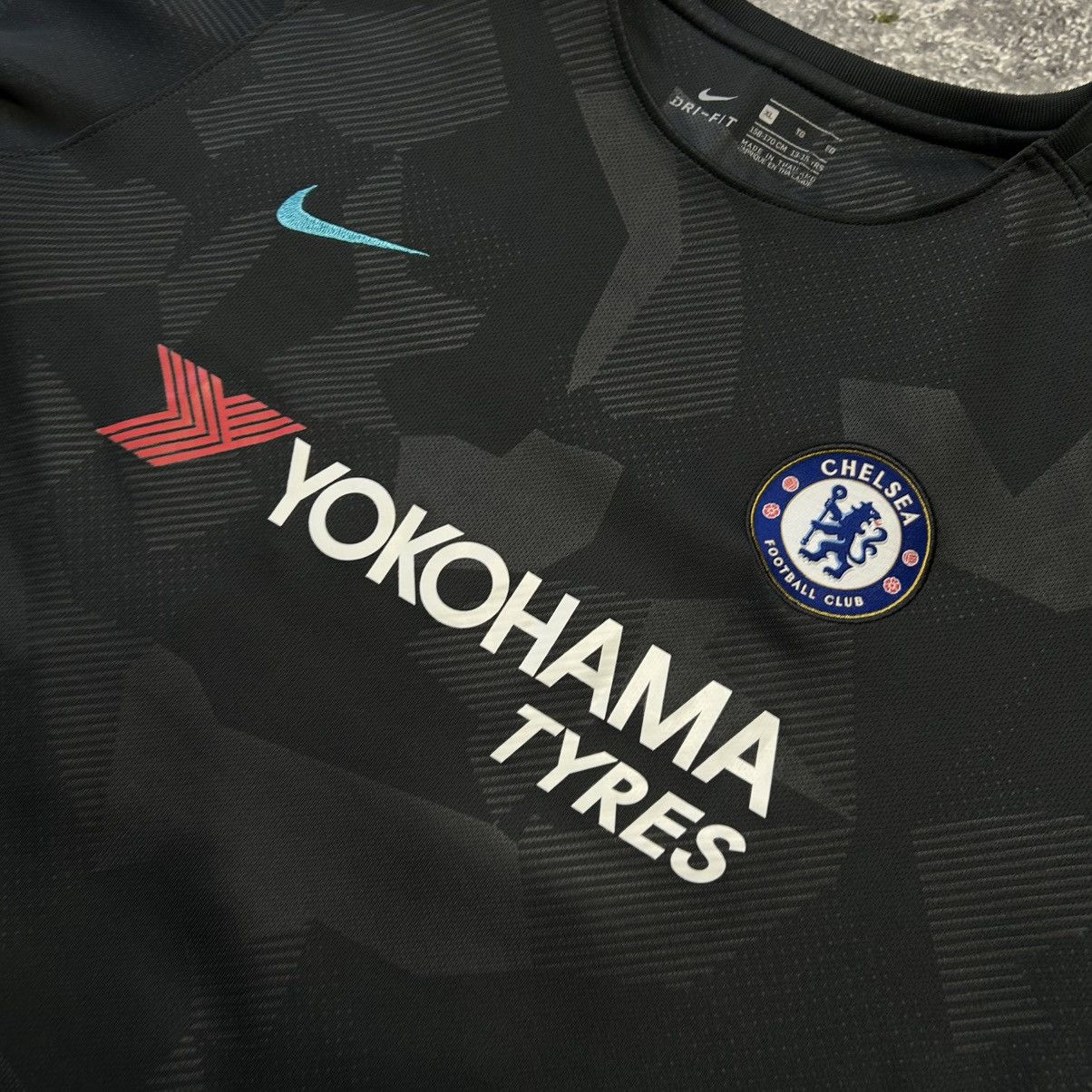 Nike Vintage Nike FC Chelsea 13 Courtois Player 2017 soccer jersy Size US S / EU 44-46 / 1 - 4 Thumbnail