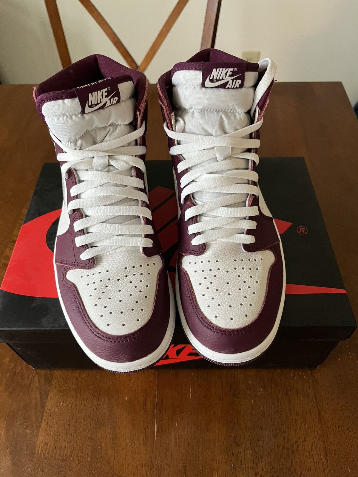 Jordan Brand × Nike Air Jordan 1 Bordeaux Size US 10.5 / EU 43-44 - 4 Thumbnail