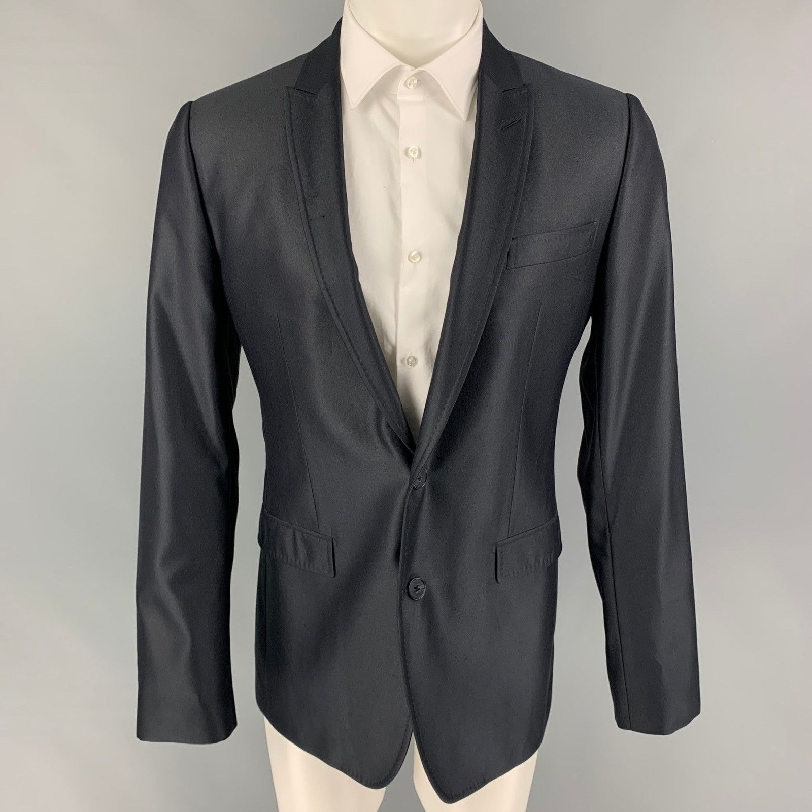 Size 38 Black Wool Blend Peak Lapel Sport Coat