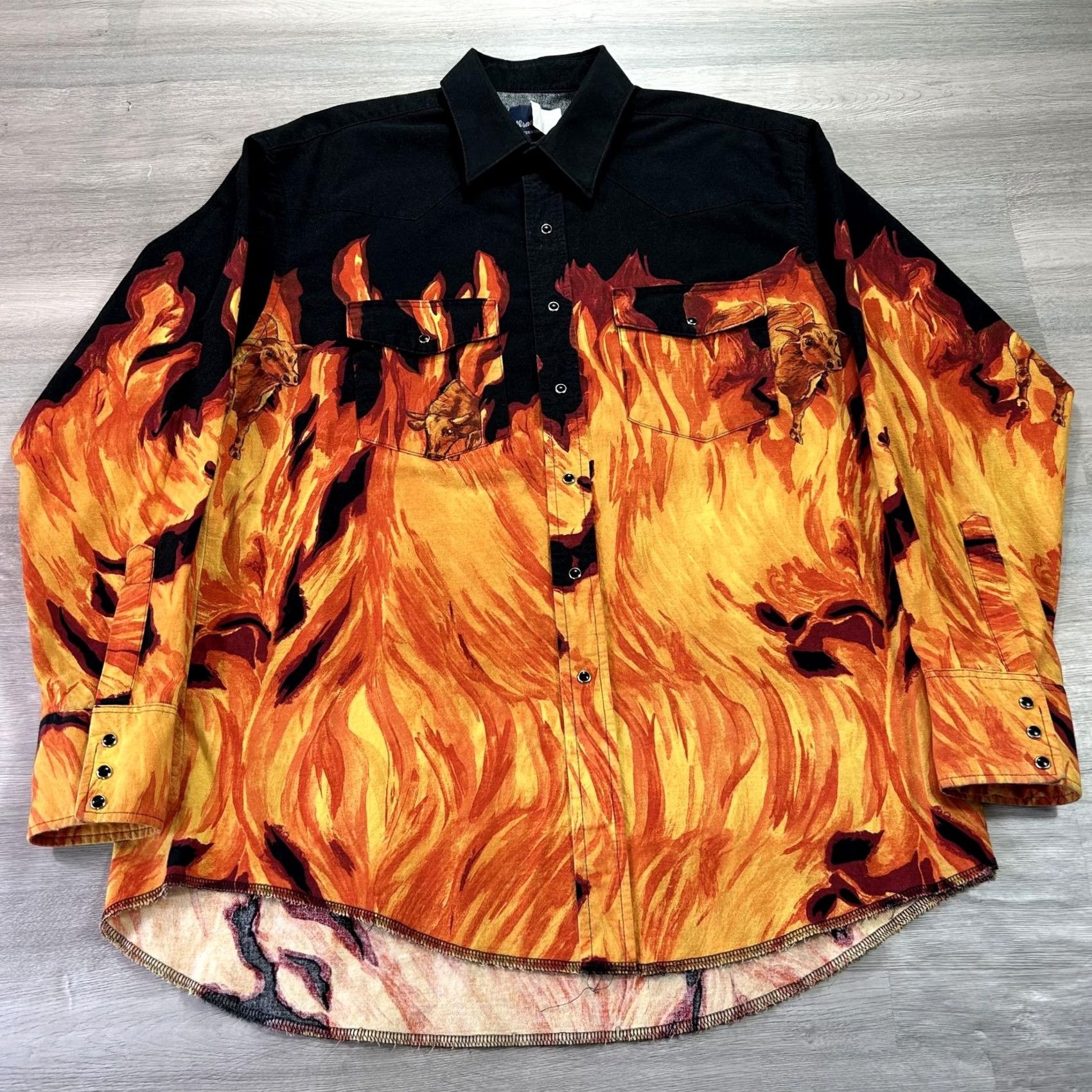 Wrangler VINTAGE Wrangler Shirt Mens 2XL Orange Flame Western Snap Long Sleeve Bull Graphic Shirt Size US XXL / EU 58 / 5 - 2 Thumbnail