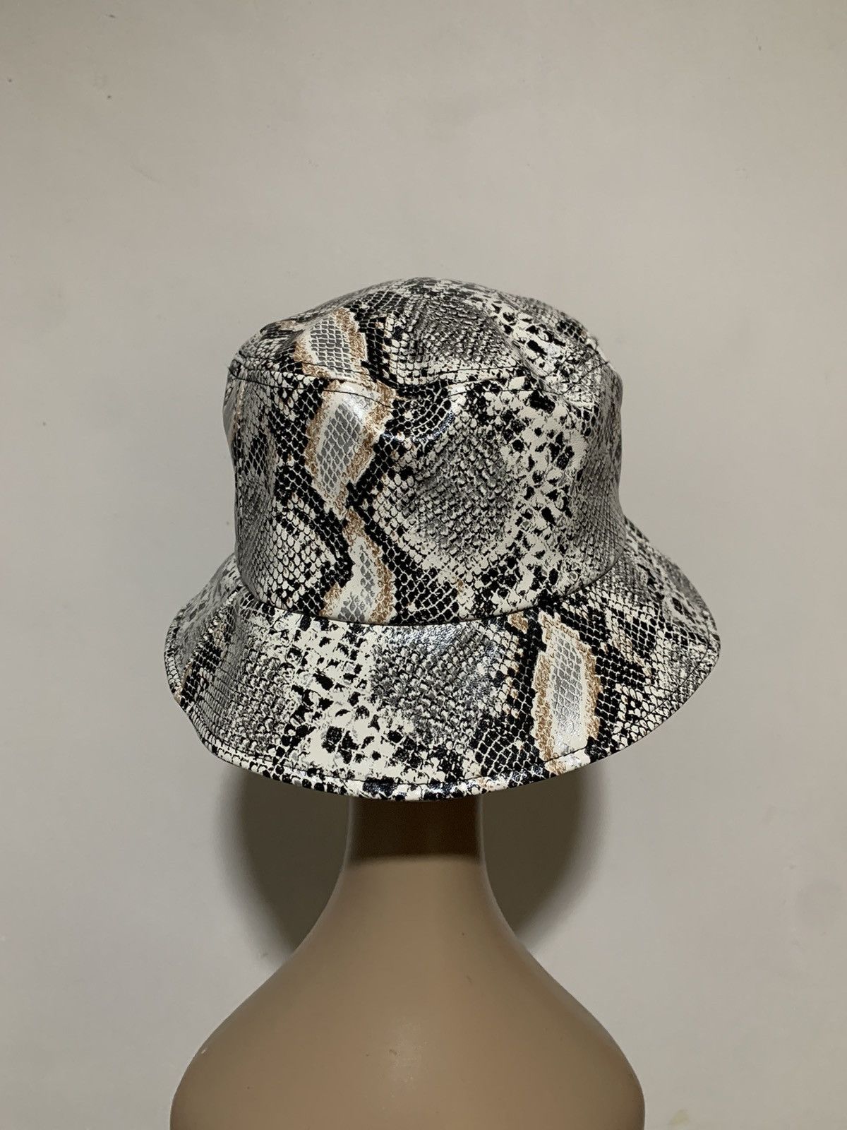 Japanese Brand Bucket Hat Snake Skin Printed Size ONE SIZE - 3 Thumbnail