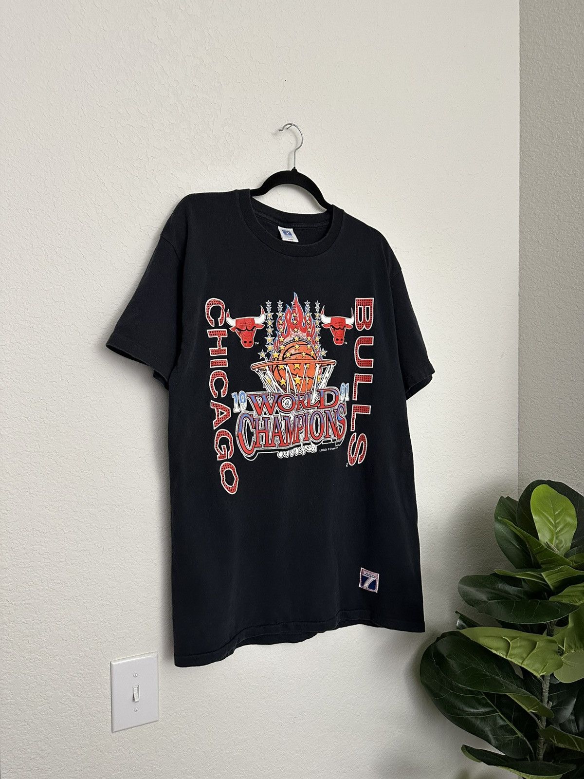 Logo 7 Vintage 1991 Chicago Bulls World Champions Logo 7 Size XL Size US XL / EU 56 / 4 - 1 Thumbnail