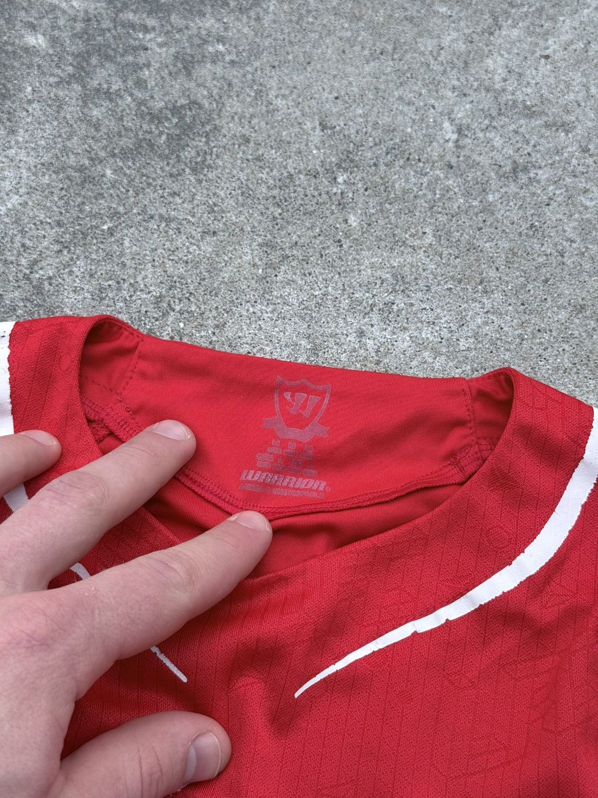 Other Vintage FC Liverpool sportswear / streetwear jersey Size US M / EU 48-50 / 2 - 9 Thumbnail