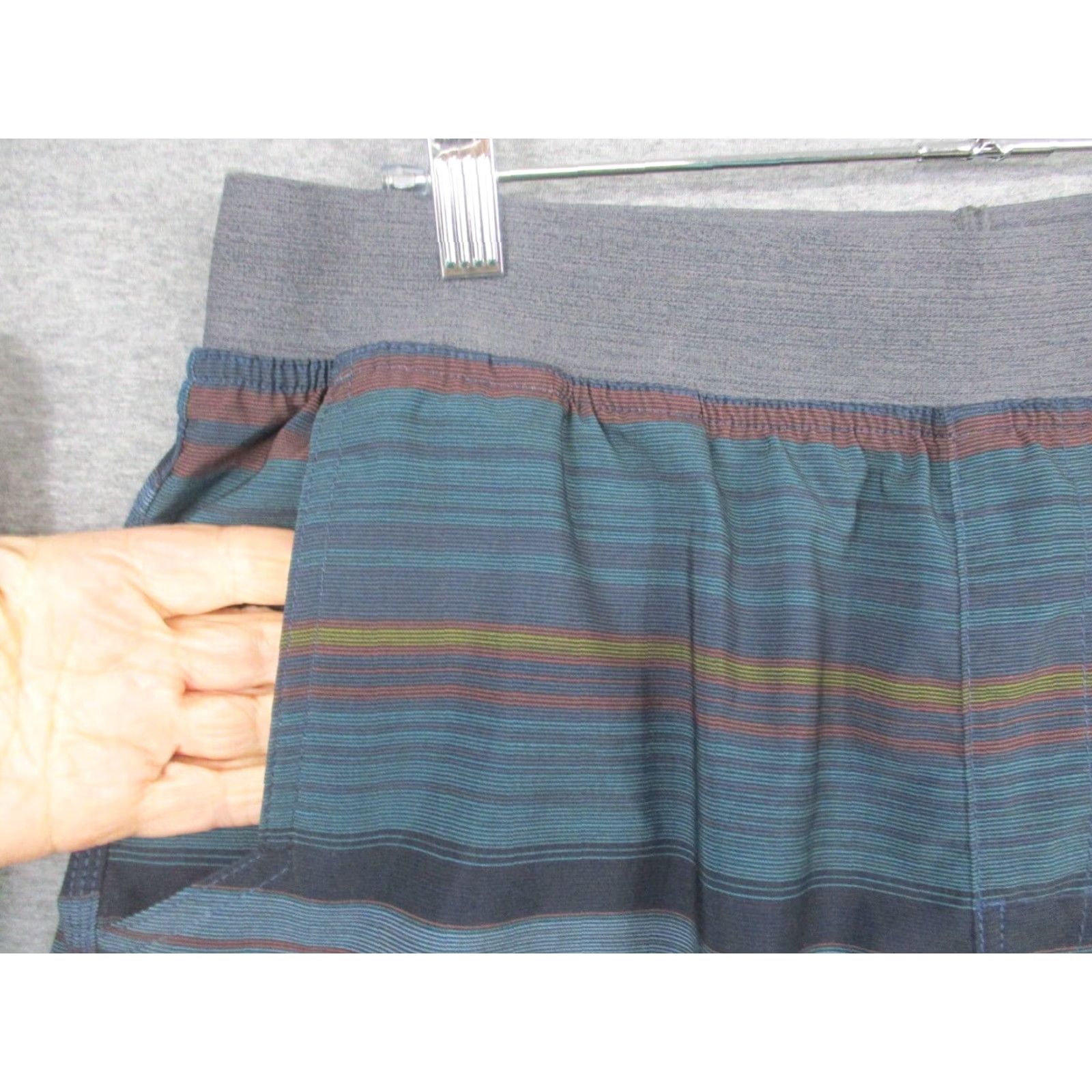 Prana prAna Activewear Shorts M Striped Board Stretch Pockets Size US 31 - 2 Thumbnail