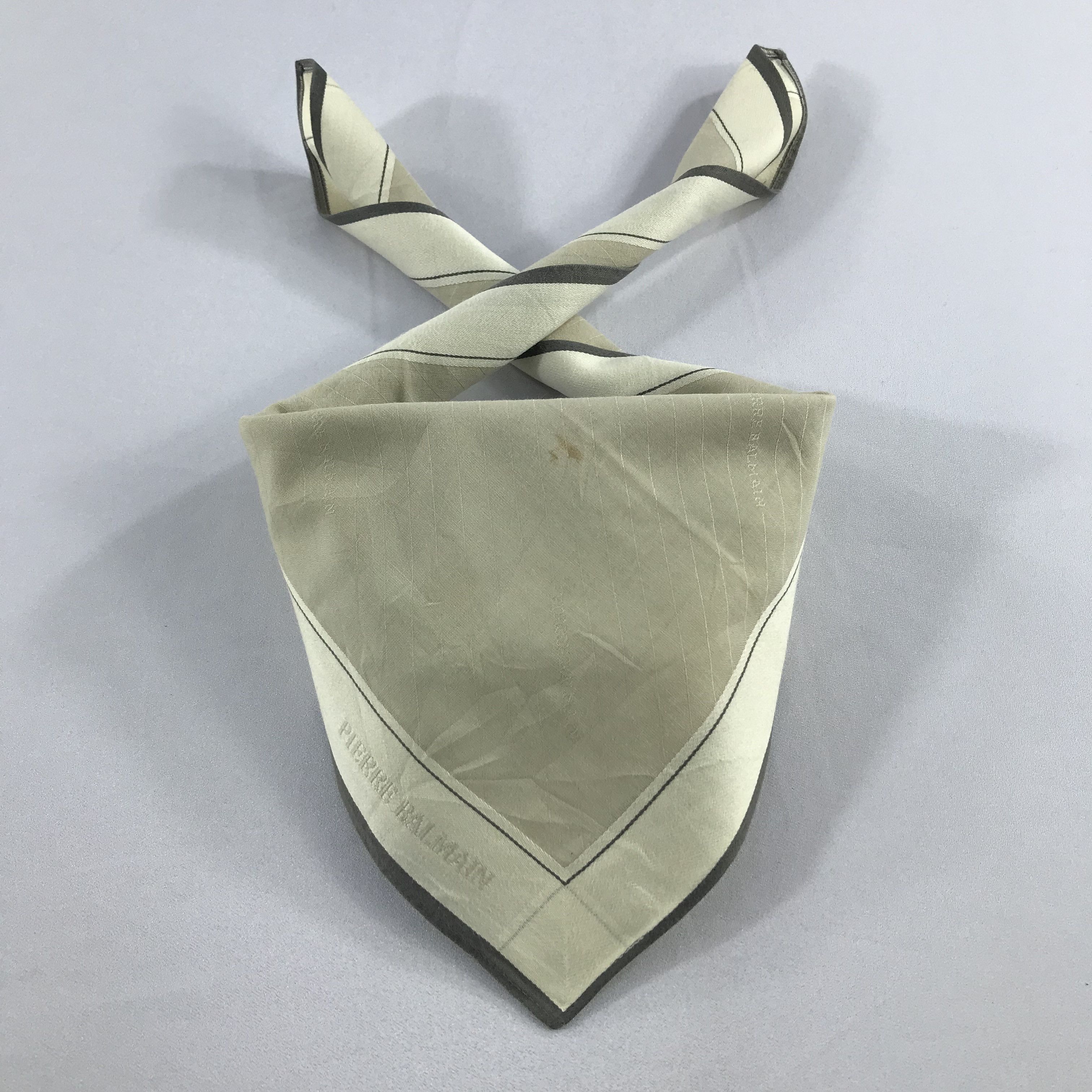 Pierre Balmain × Vintage Pierre Balmain Bandana / Handkerchief / Neckerchief - S2243 Size ONE SIZE - 3 Thumbnail