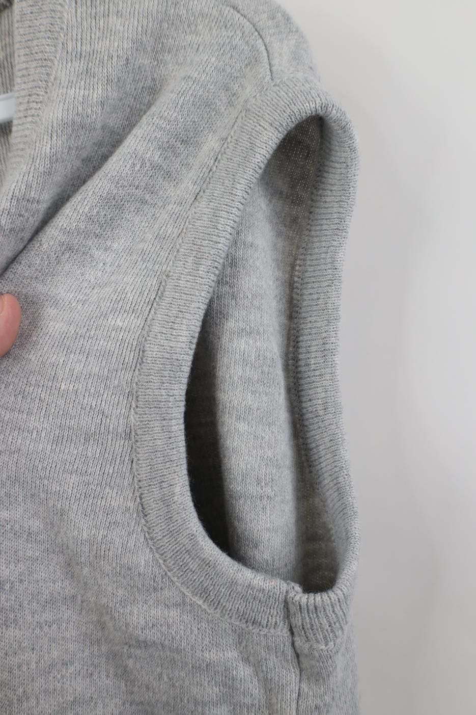 Vintage Vintage 70s Streetwear Soft Knit V-Neck Sweater Vest USA Size US L / EU 52-54 / 3 - 6 Thumbnail
