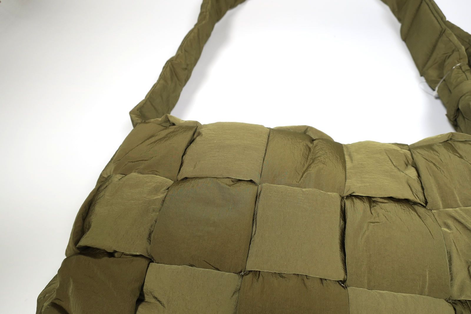 Bottega Veneta Bottega Veneta Maxi Padded Tech Cassette Shoulder Bag -Khaki Size ONE SIZE - 2 Thumbnail