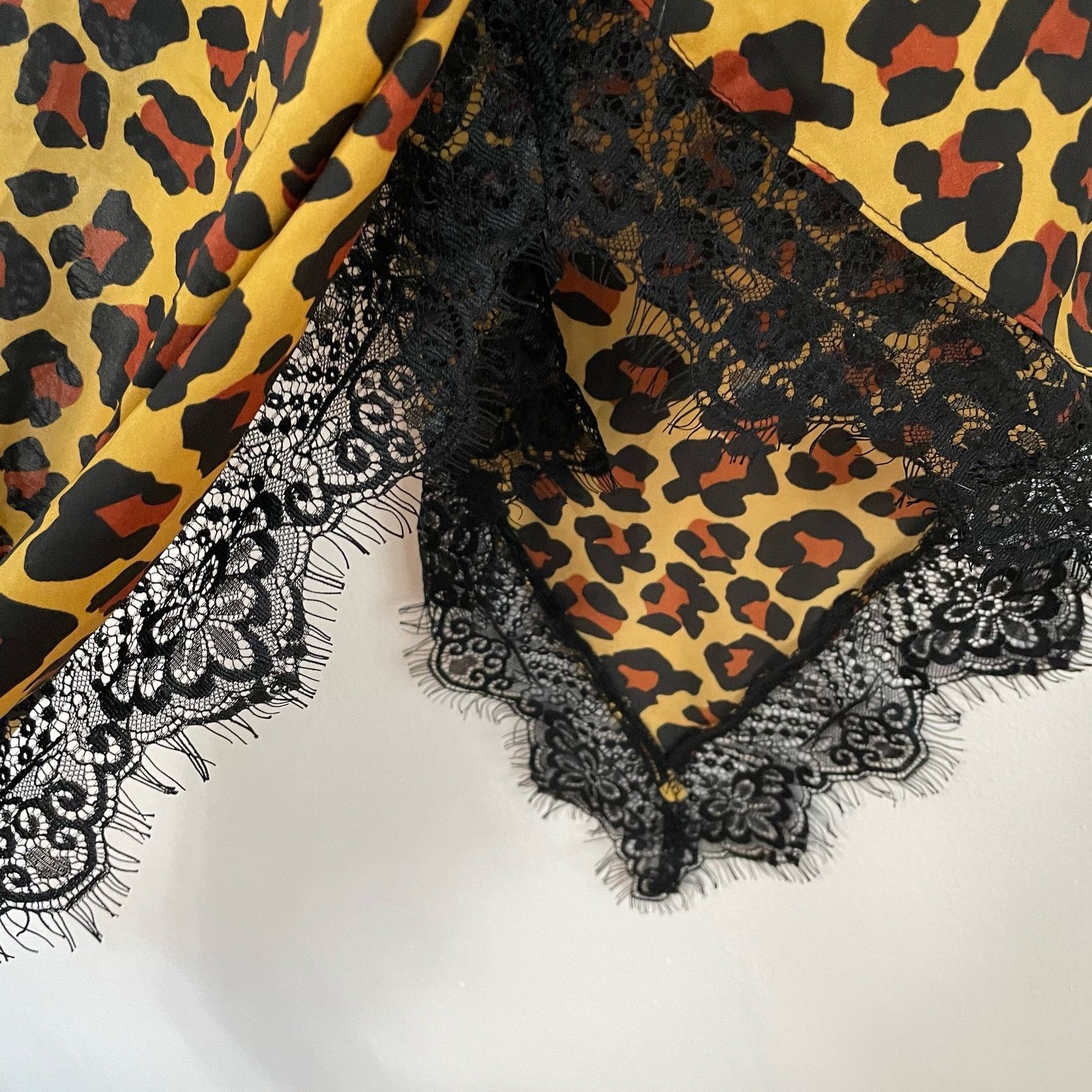 Urban Outfitters Out From Under Slip Dress XS Leopard Cheetah Satin Lace Size XS / US 0-2 / IT 36-38 - 2 Thumbnail