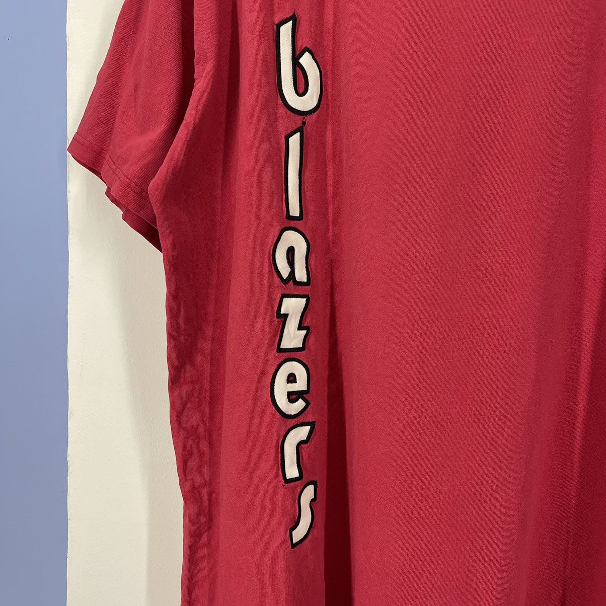NBA Y2K Vintage BLAZERS by NIKE TEAM Crew Neck T Shirt #1727/06 Size US XL / EU 56 / 4 - 3 Thumbnail