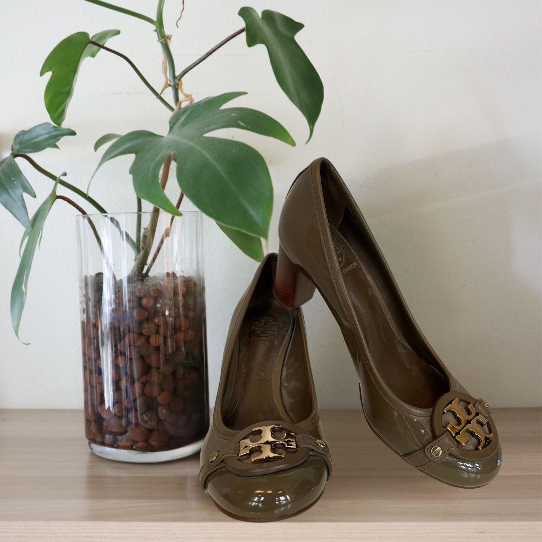Tory Burch Tory Burch Aaden Grey Patent Leather Stacked Pump Size 8 Size US 8 / IT 38 - 1 Thumbnail