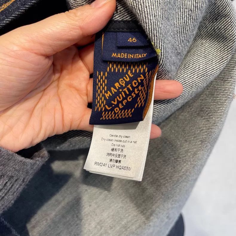 Louis Vuitton Louis Vuitton SS24 monogram logo embroidered denim shirt j Size US S / EU 44-46 / 1 - 5 Thumbnail