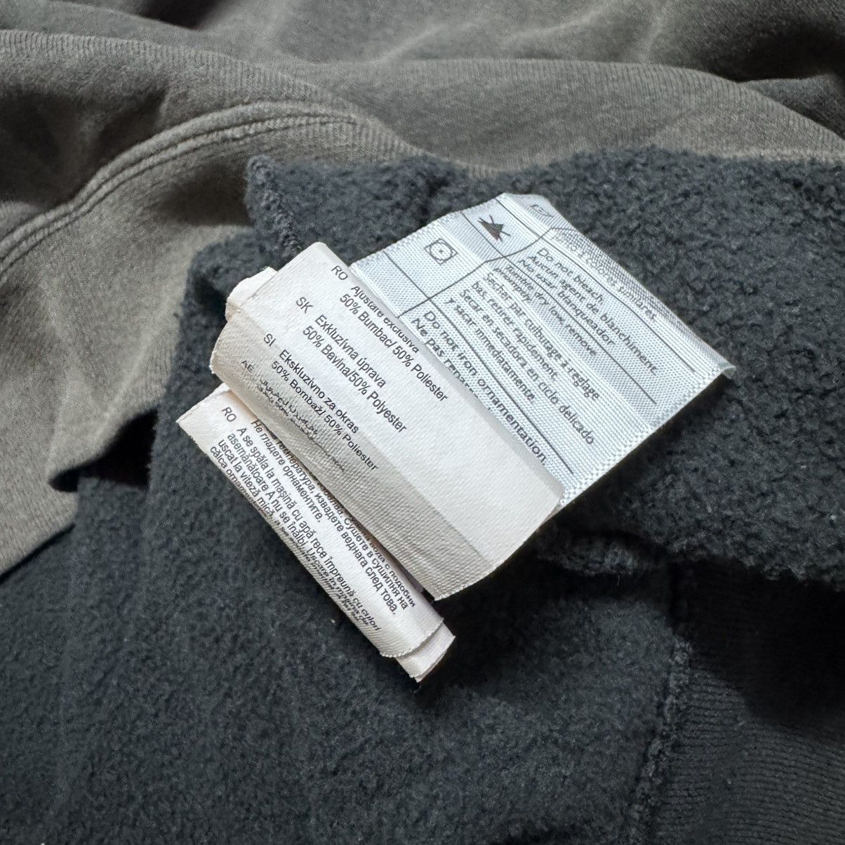 Carhartt Vintage Carhartt Hoodie Sunfaded Size US L / EU 52-54 / 3 - 12 Thumbnail