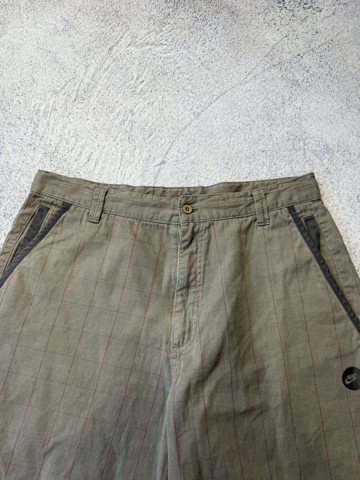 Nike Vintage Nike Shorts Japanese Y2K Size US 32 / EU 48 - 8 Thumbnail