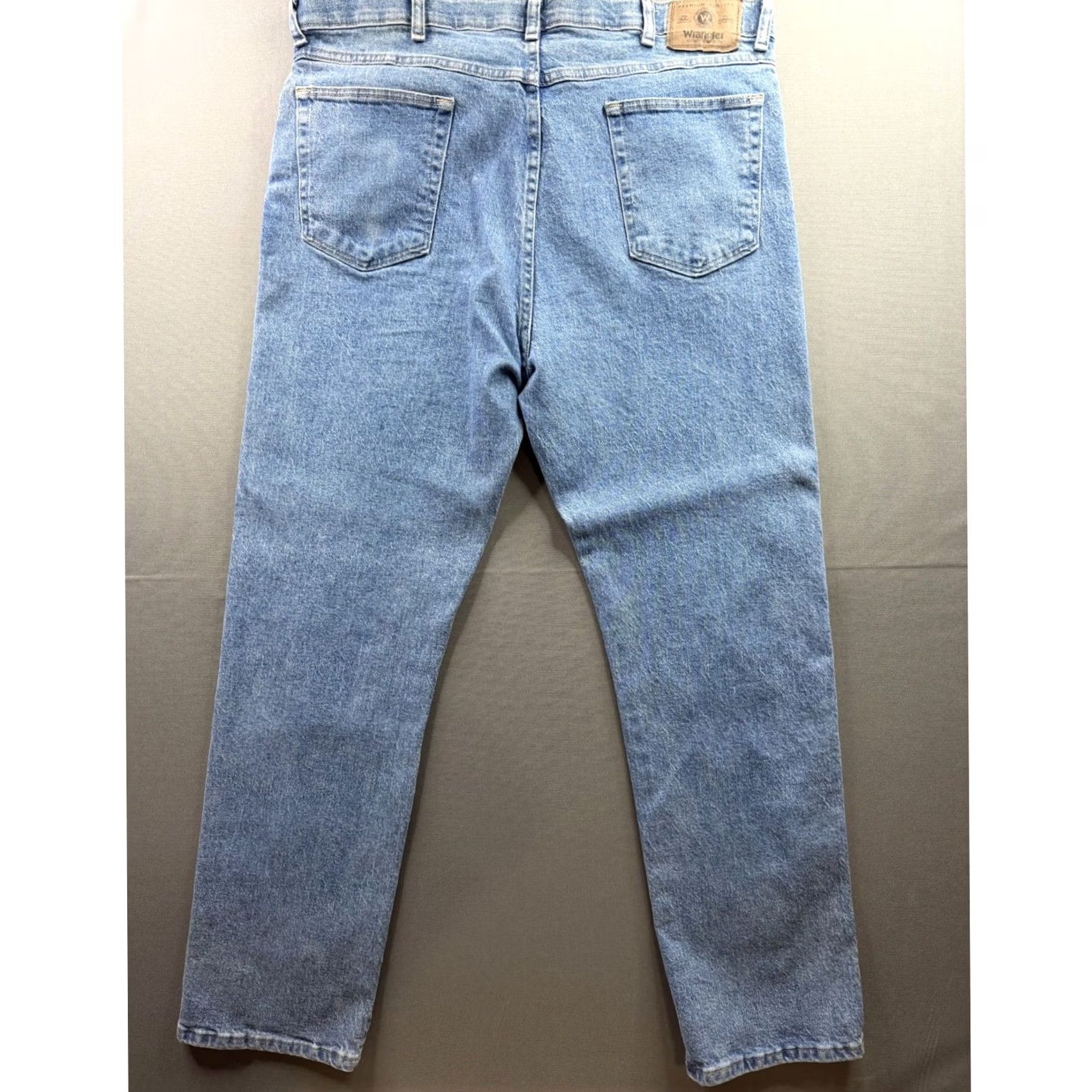 Wrangler Wrangler Jeans Regular Mens Blue Medium Wash Straight 38x32 Regular Fit 5-Pocket Denim Zip Button Logo Leather Patch Size US 38 / EU 54 - 2 Thumbnail