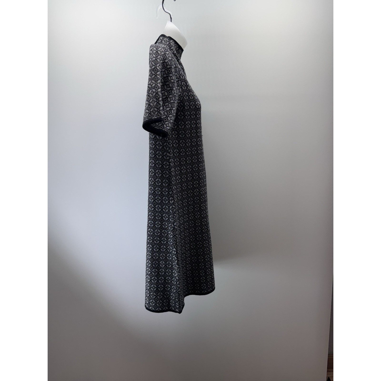Nicole Miller Nicole Miller Geo Print Black White Sweater Dress Size S NWT Size S / US 4 / IT 40 - 5 Thumbnail