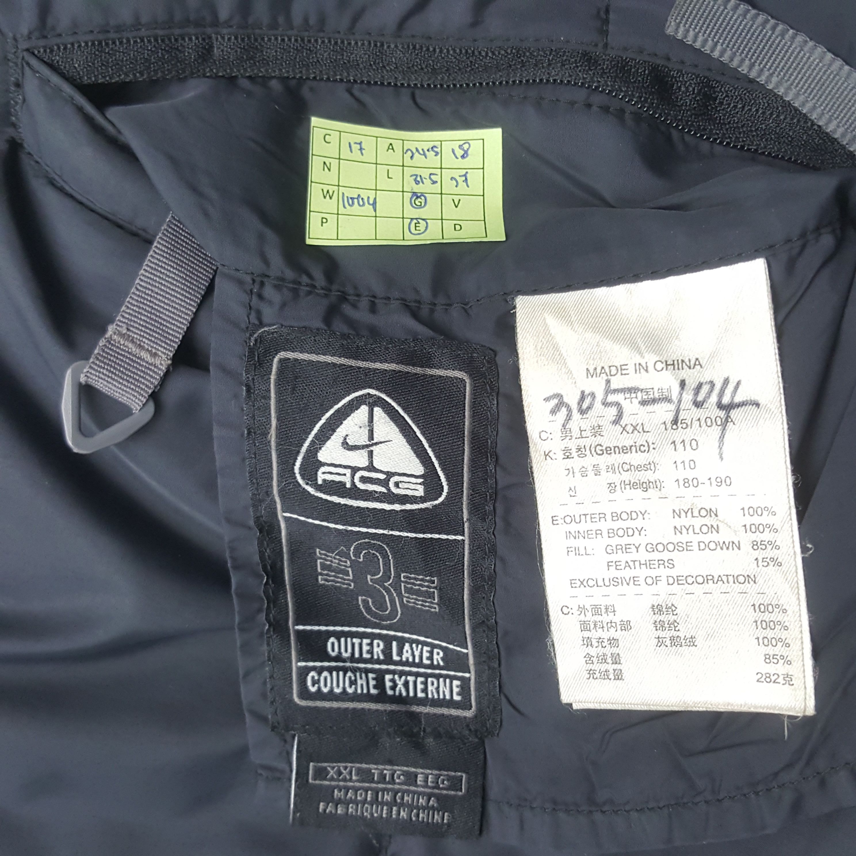 Nike ACG Vintage Nike ACG Reversible Outdoor Puffer Jacket RR17 Size US L / EU 52-54 / 3 - 9 Thumbnail