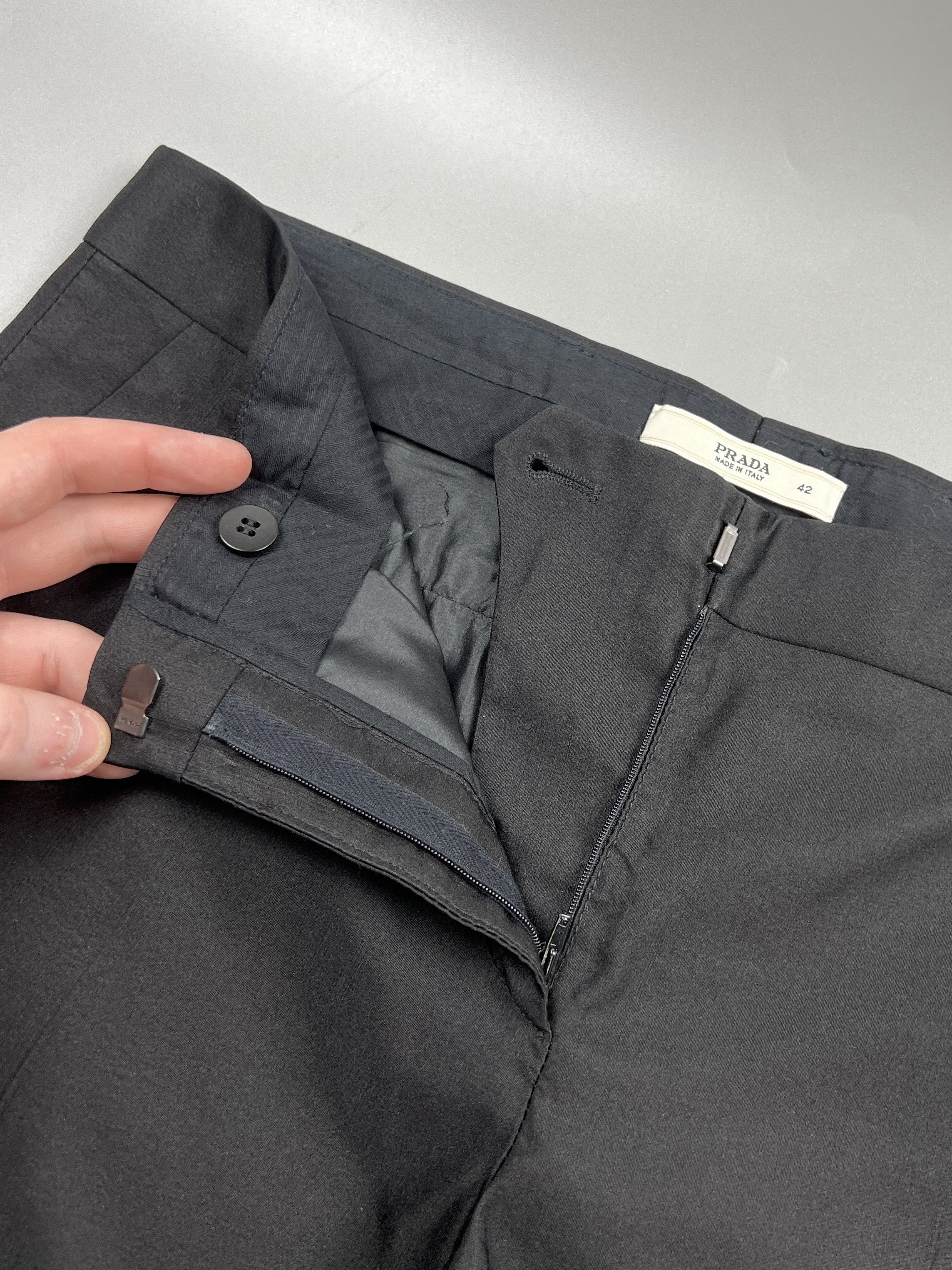 Prada Prada Wool Silk Capri Pants (Y0853) Size 28" / US 6 / IT 42 - 4 Thumbnail
