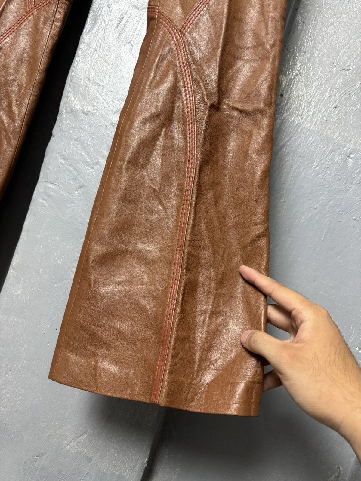 Versace RARE Y2K Versace Buckle Back Genuine Leather Flared Pants Size 28" / US 6 / IT 42 - 5 Thumbnail