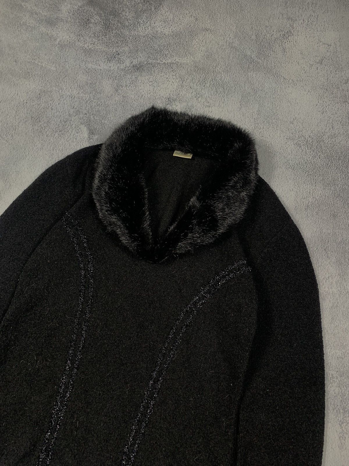 Japanese Brand × Vintage Vintage 90s sweater fur neck streetwear style size Size M / US 6-8 / IT 42-44 - 2 Thumbnail