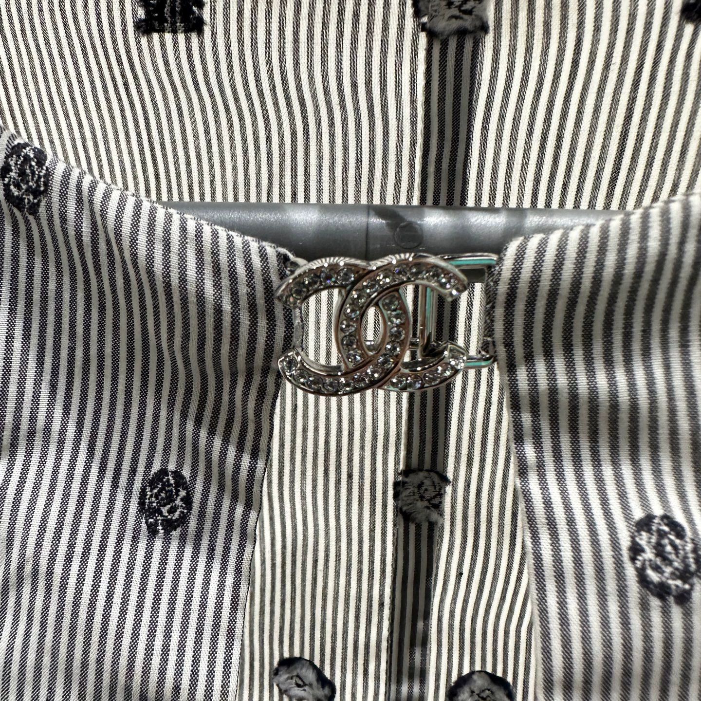 Chanel Chanel mar169 allover logo stripe rhinestone tee Size XS / US 0-2 / IT 36-38 - 6 Thumbnail