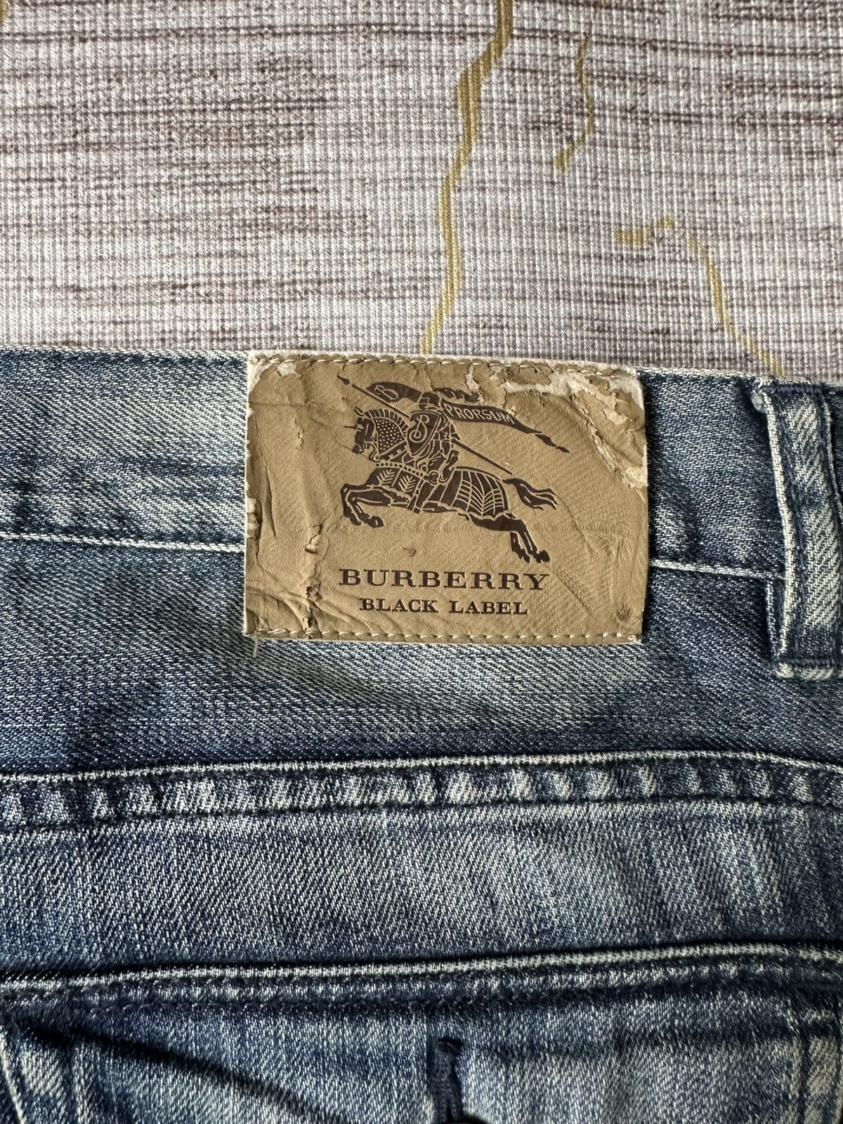 Burberry Burberry Black Label Faded Blue Design Distressed Denim Size US 30 / EU 46 - 21 Thumbnail