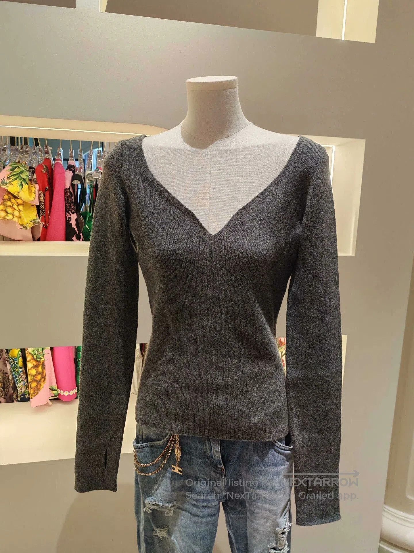 Balenciaga Balenciaga V-Neck Knit Sweater. Size S / US 4 / IT 40 - 1 Thumbnail
